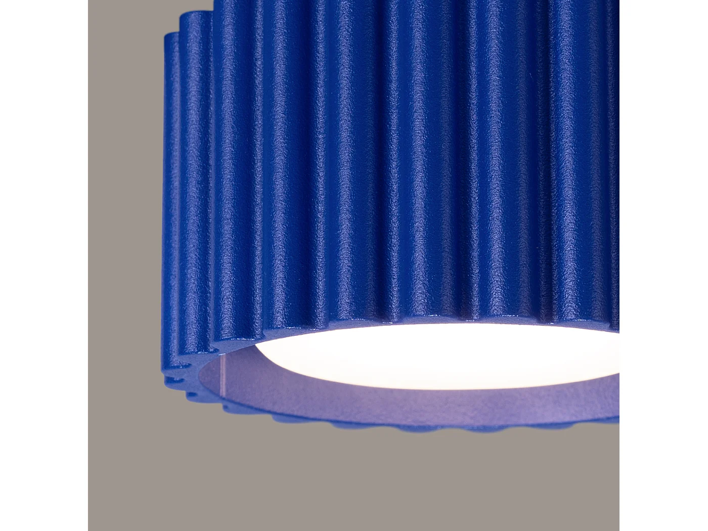 Plafonnier Aura Minimaliste En Aluminium - 1 Sources Lumineuses - L.10 X H.10 Cm - Outremer