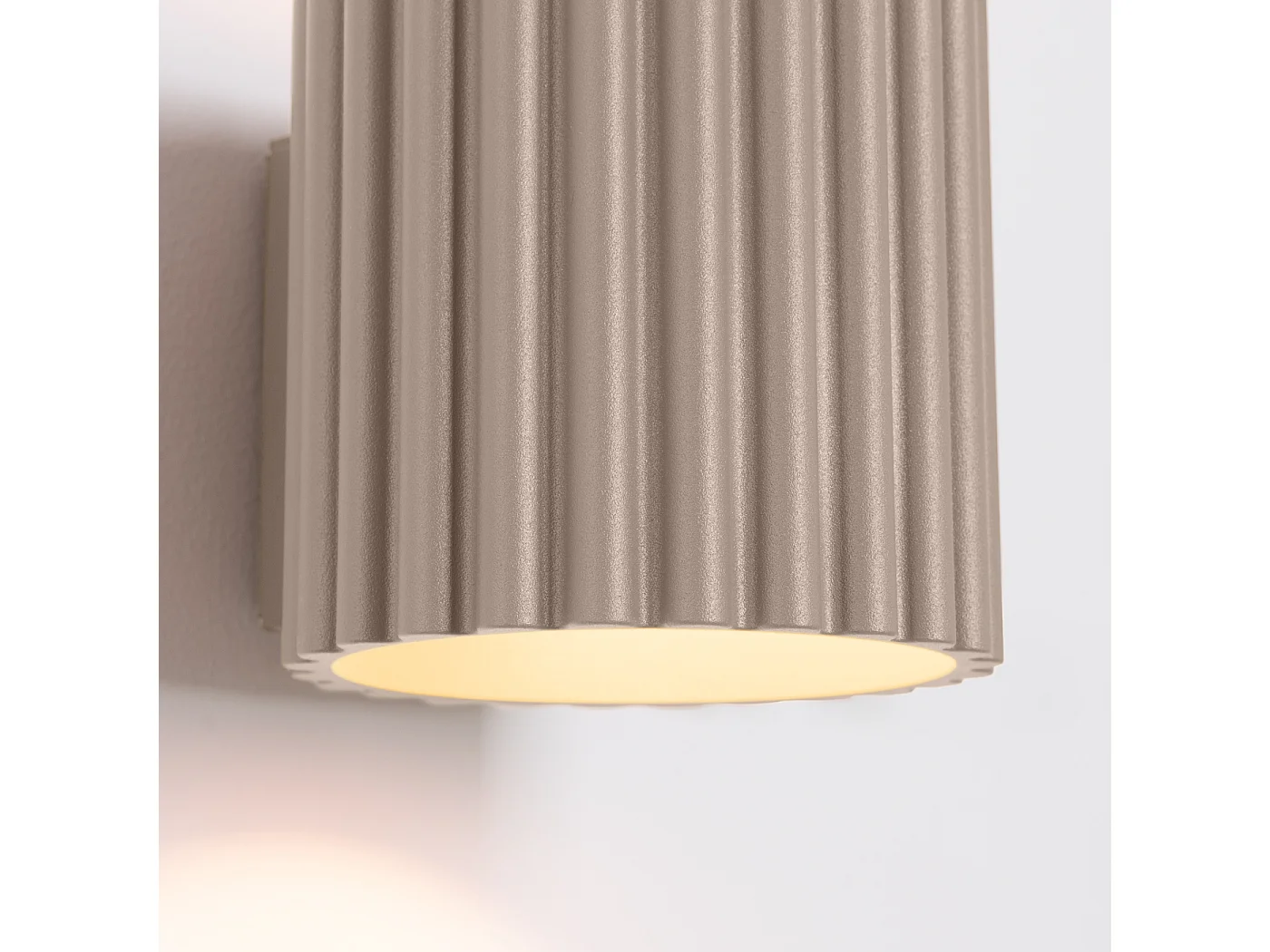 Wandleuchte Aura Minimalistisch Aus  Aluminium - 1 Lichtquellen - L.10 X H. Cm - Taupe