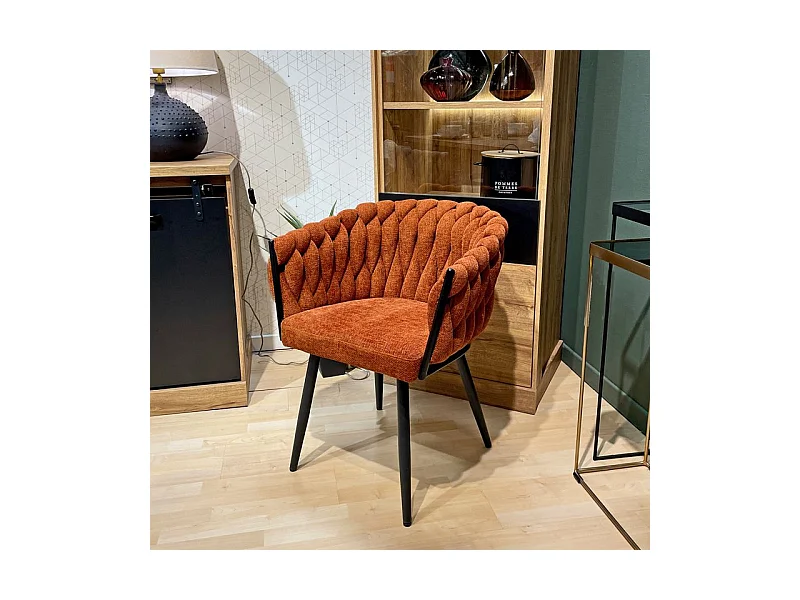 Chaise en tissu maille tressé terracotta pieds métal noir – BOWI 2