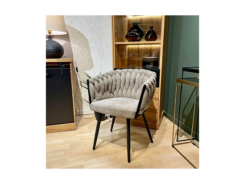 Chaise en tissu maille tressé taupe avec pieds métal noir - BOWI 2