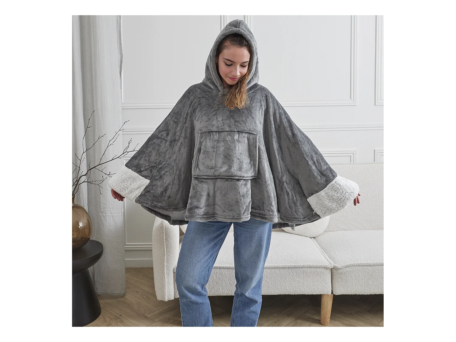 Plaid Poncho Gris Fonce Manches Int Sherpa Gris