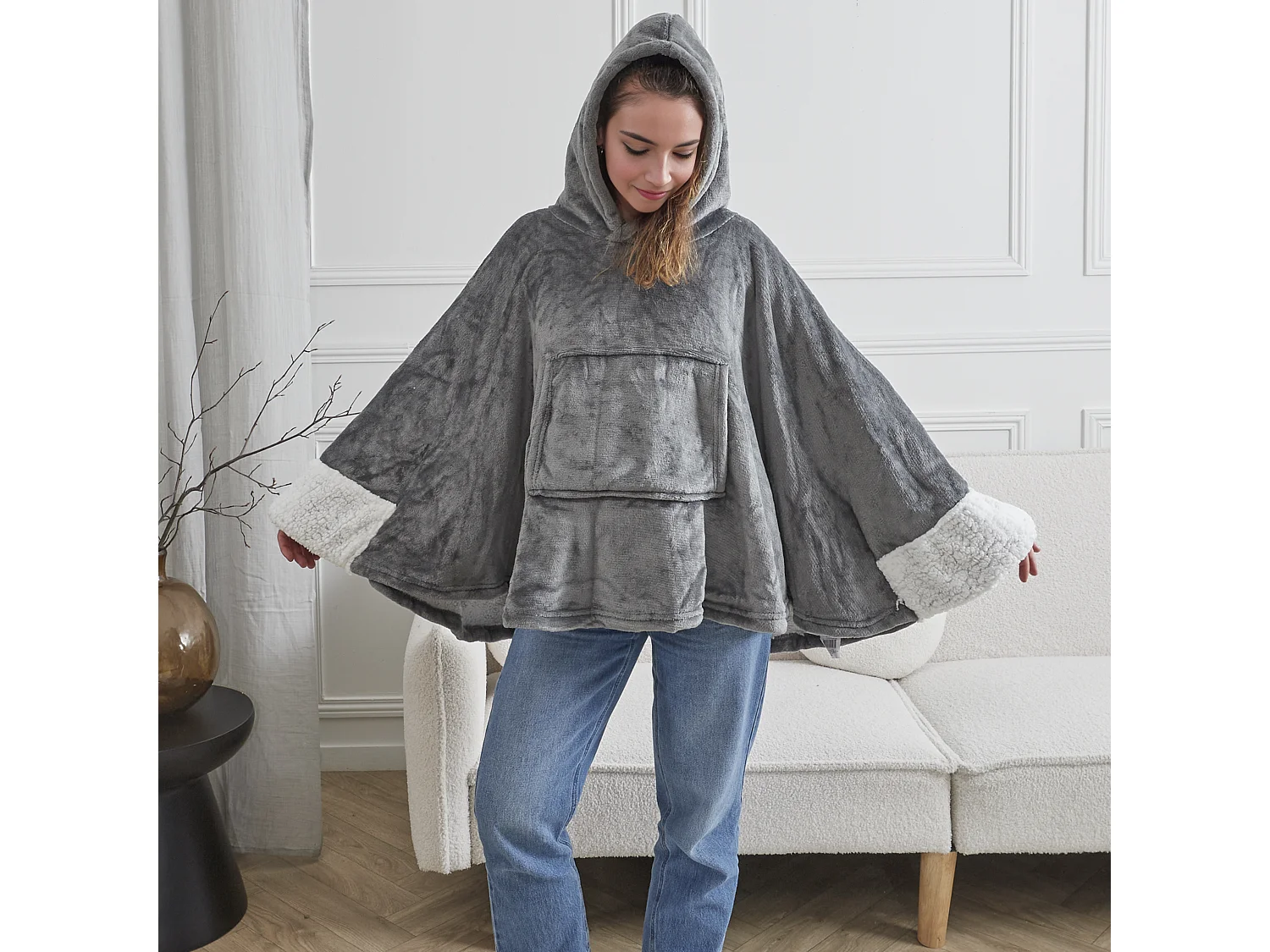 Plaid Poncho Gris Fonce Manches Int Sherpa Gris