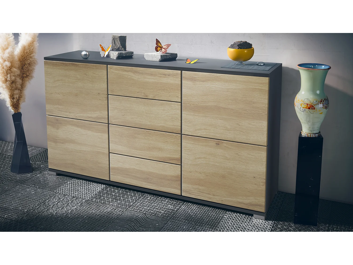 Buffet Rova V1 – Meuble avec 4 Portes et 4 Tiroirs, anthracite mat/Chêne Wotan (138,5 x 75,5 x 35)