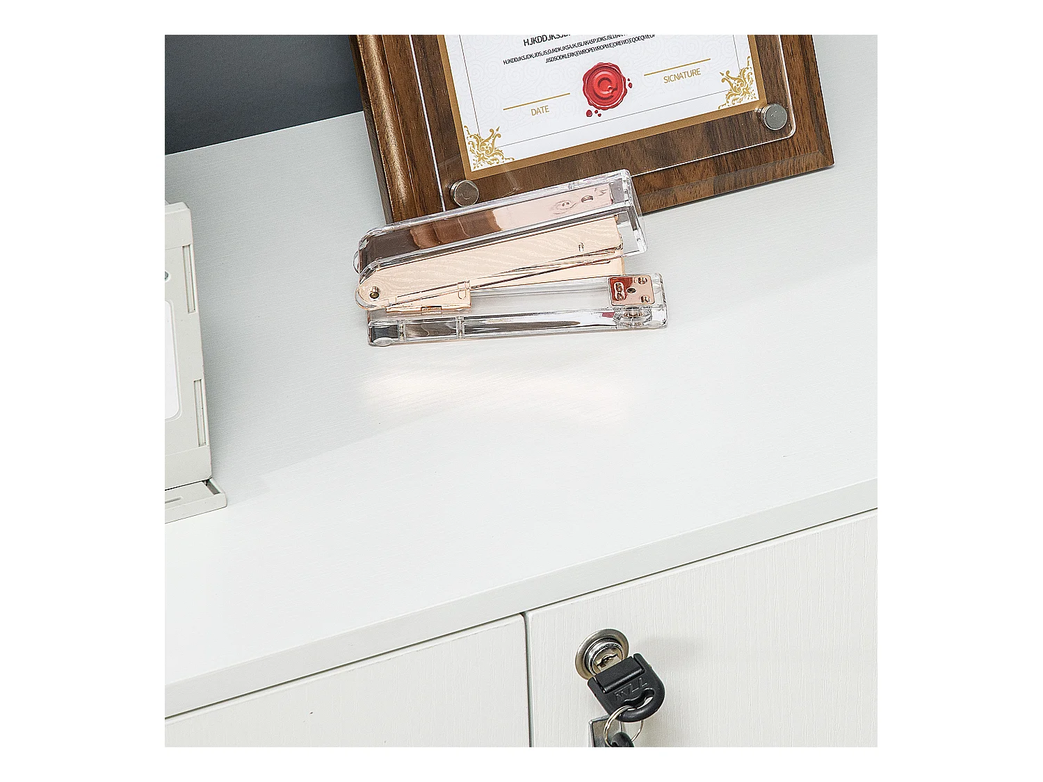 Vinsetto Mobile Ufficio Multiuso con Serratura 2 Ante e Mensola Legno