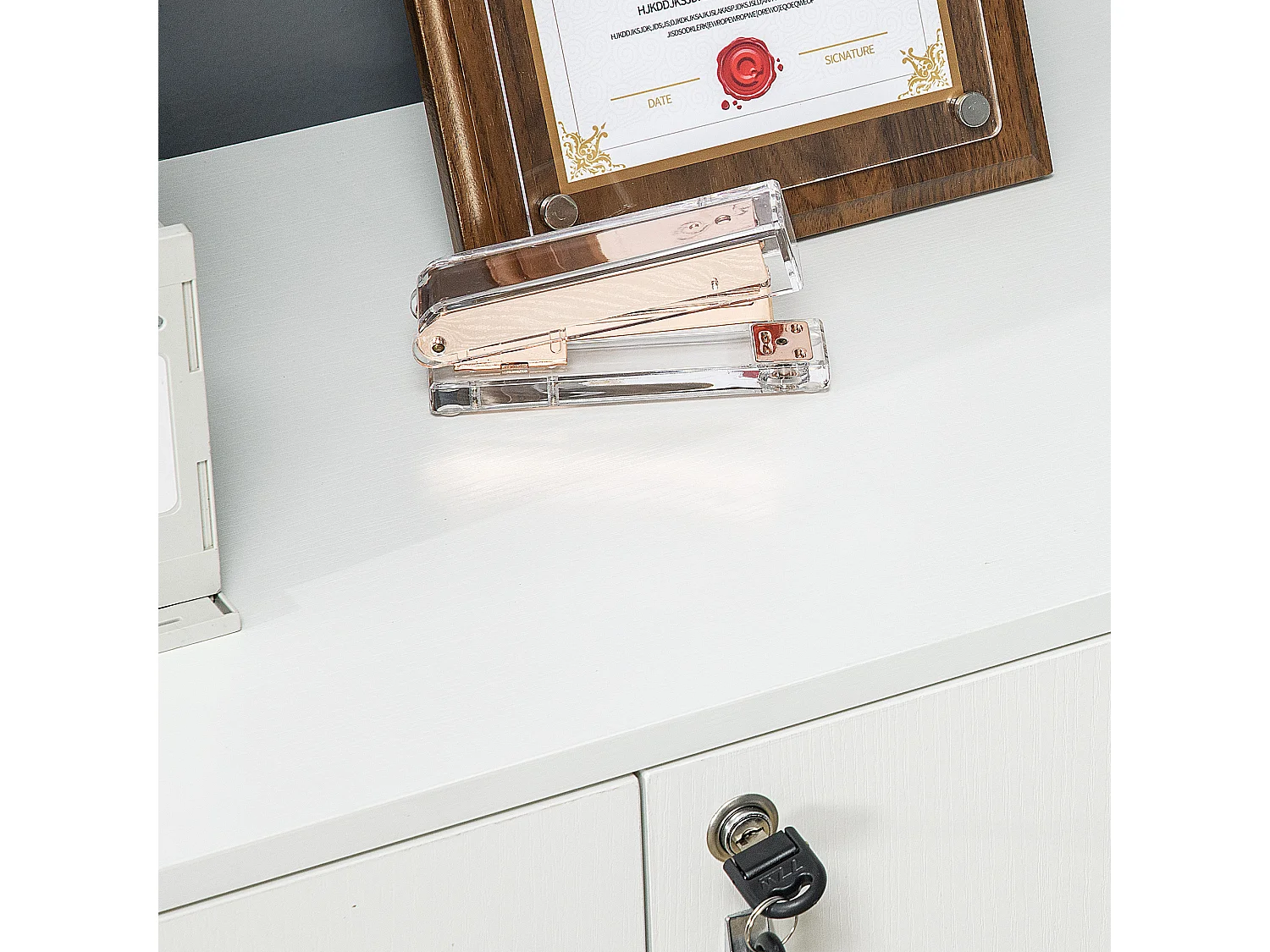 Vinsetto Mobile Ufficio Multiuso con Serratura 2 Ante e Mensola Legno