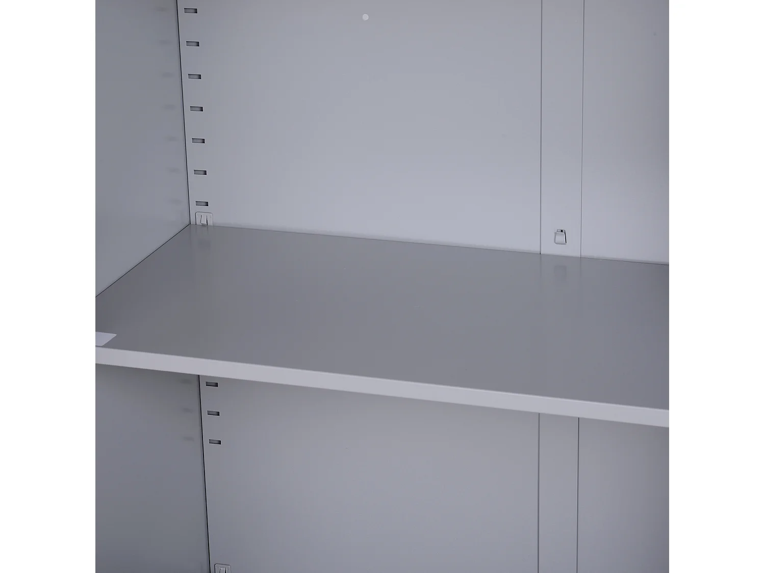 Armadietto mobile con ripiano regolabile e chiusura di sicurezza