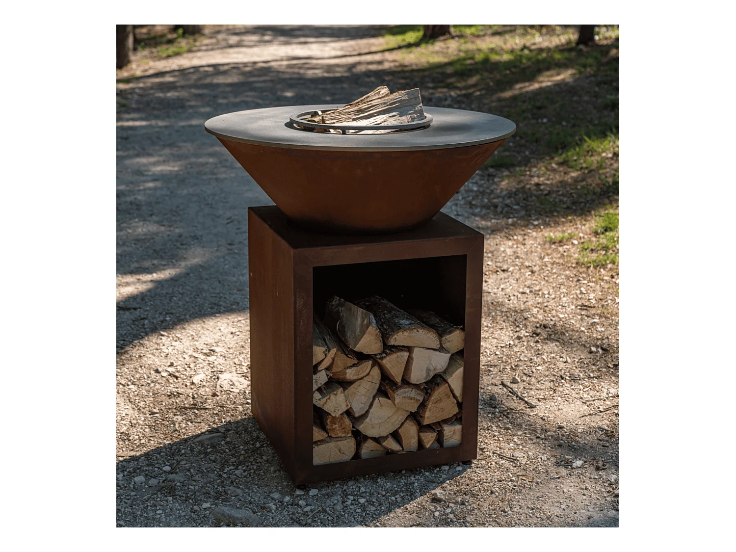 CLASSIQUE Brasero Simple Cuve Corten 83x90cm - Compact et pratique pour vos moments en extérieur