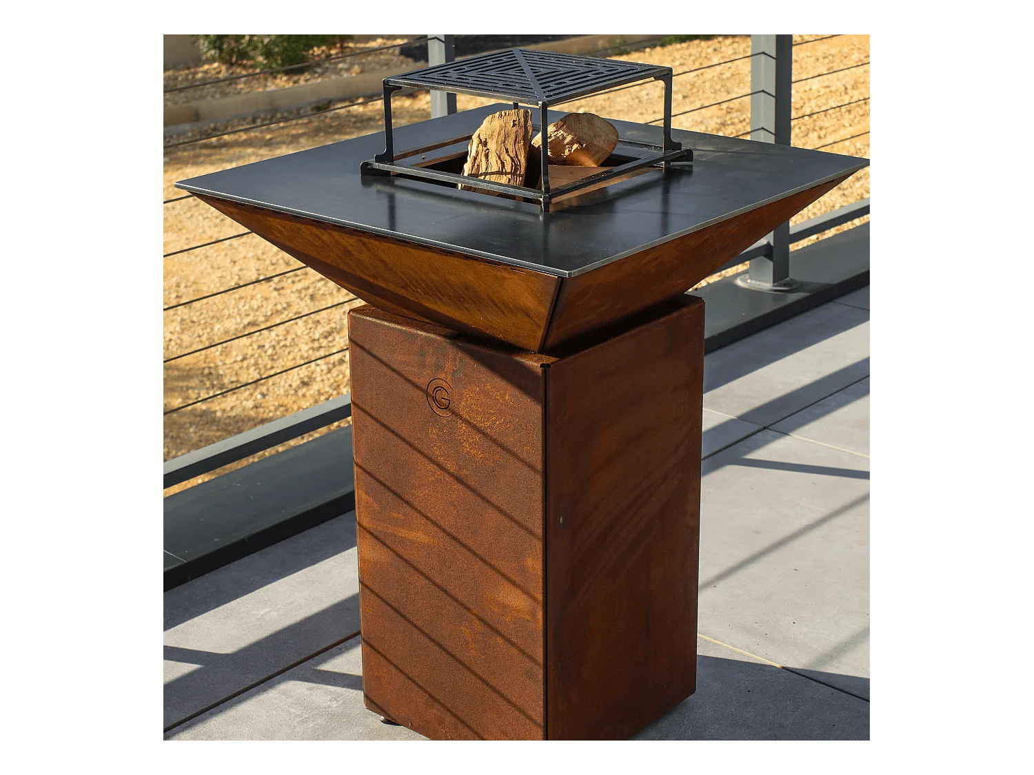 CEVENOL Brasero Simple Cuve Corten Carré - Sans rangement bois  - Compact et chaleureux, idéal pour vos moments conviviaux