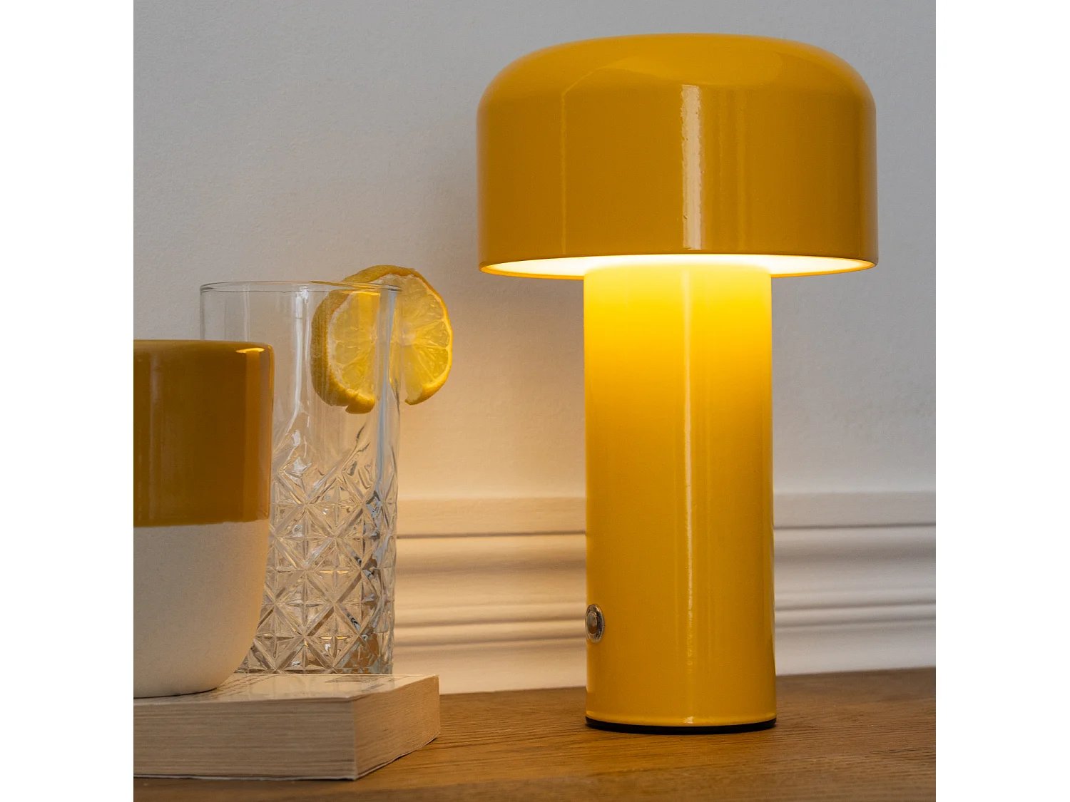 Lampe LED à poser jaune MIRA - HAPPY GARDEN