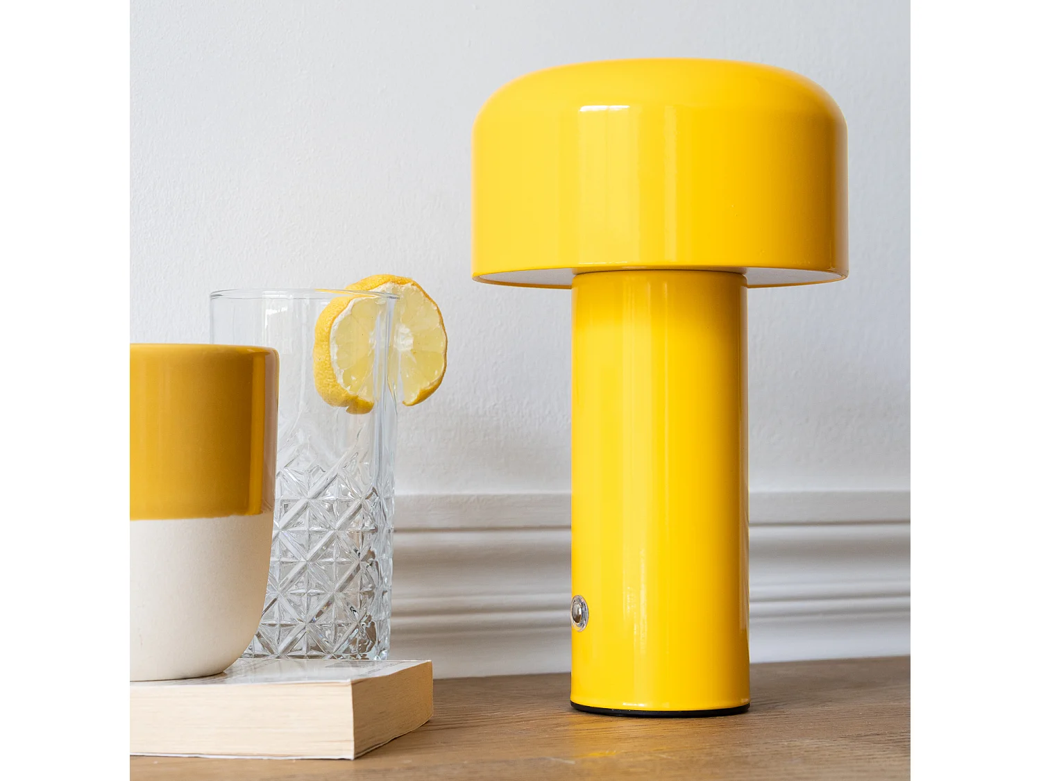 Lampe LED à poser jaune MIRA - HAPPY GARDEN