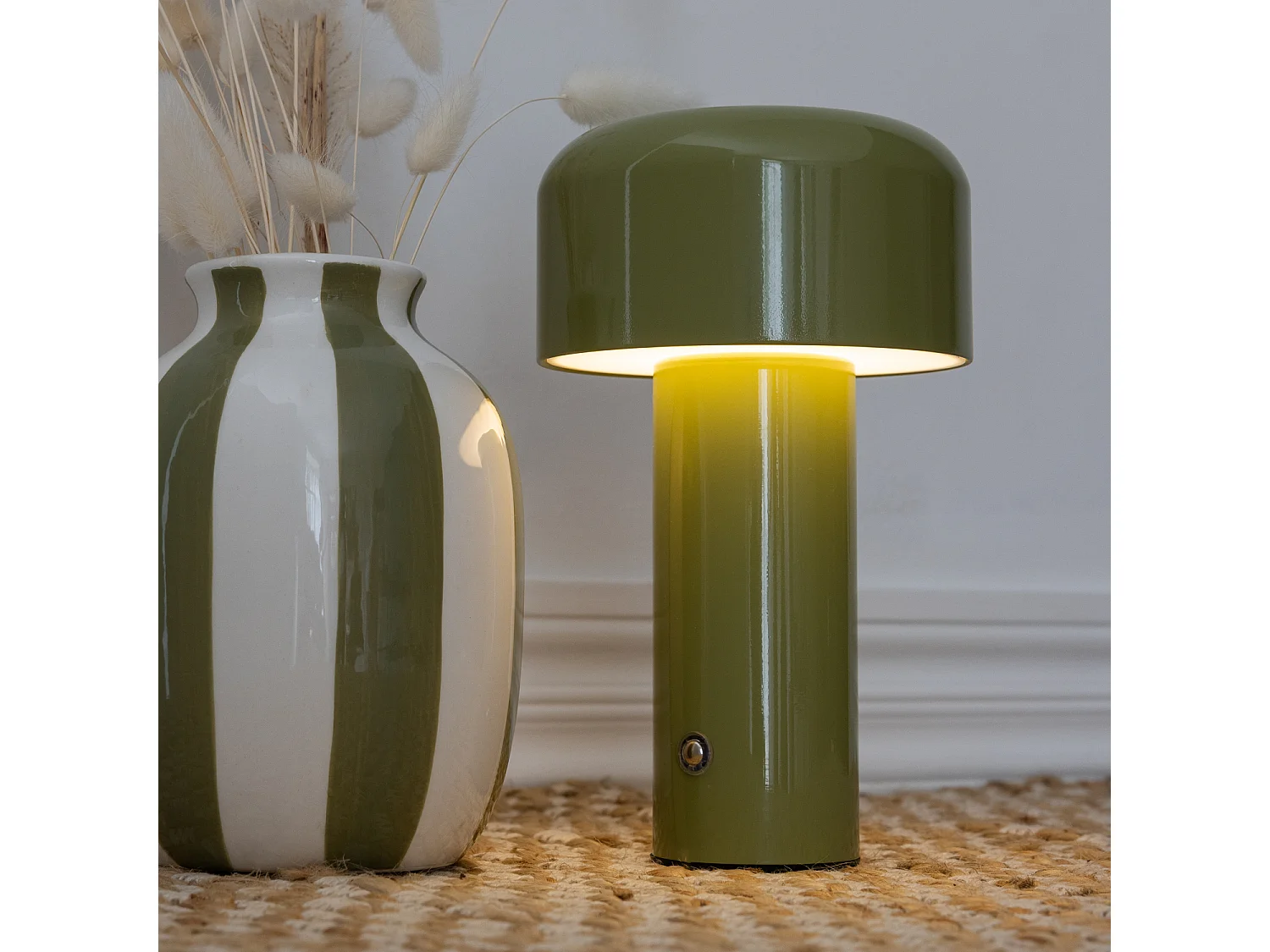 Lámpara de mesa LED verde MIRA