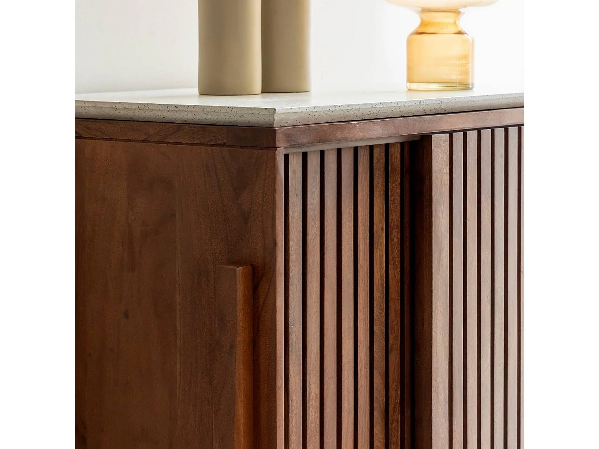 Armoire en bois d'acacia et terrazzo Kaelis