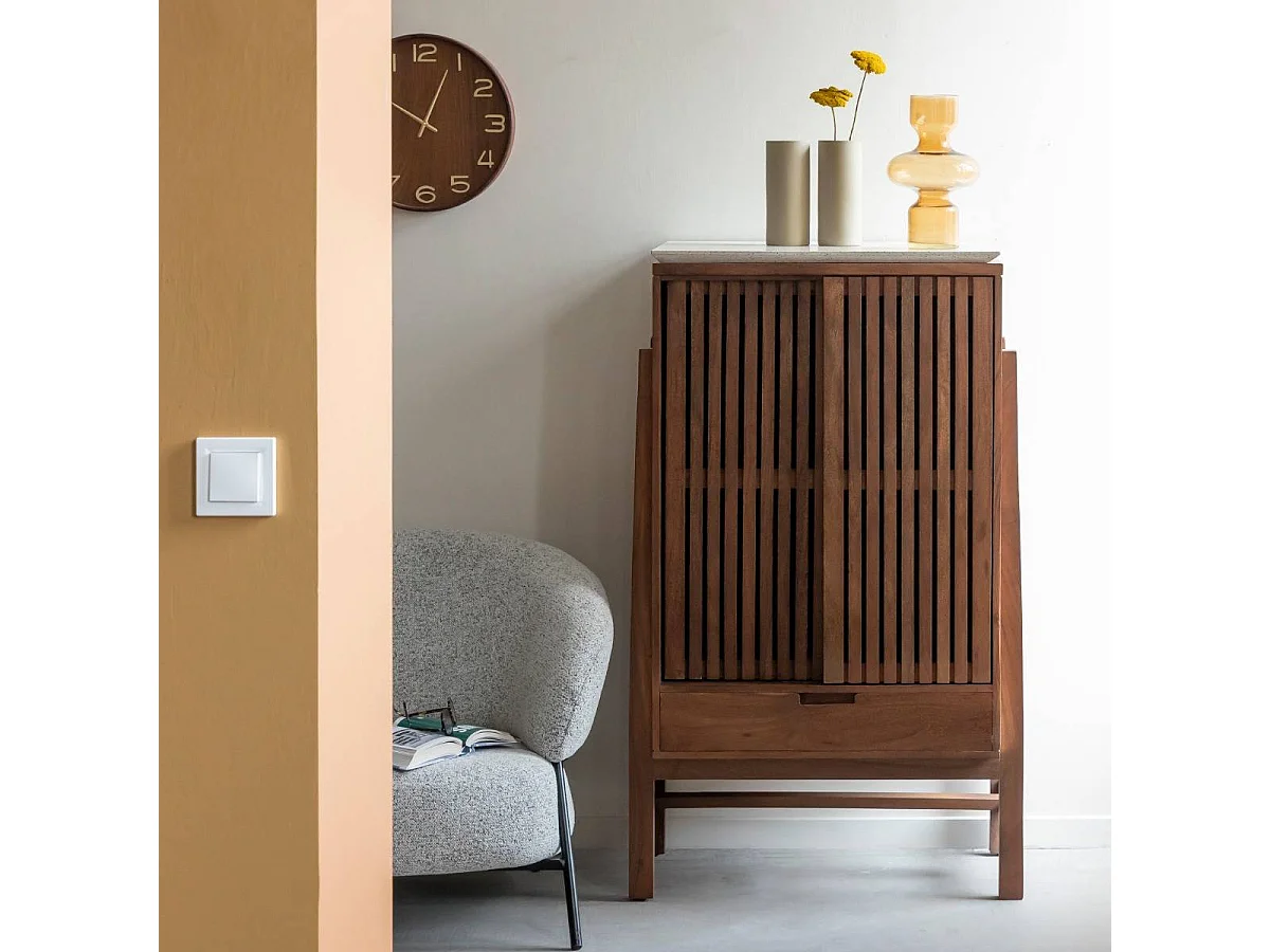 Armoire en bois d'acacia et terrazzo Kaelis