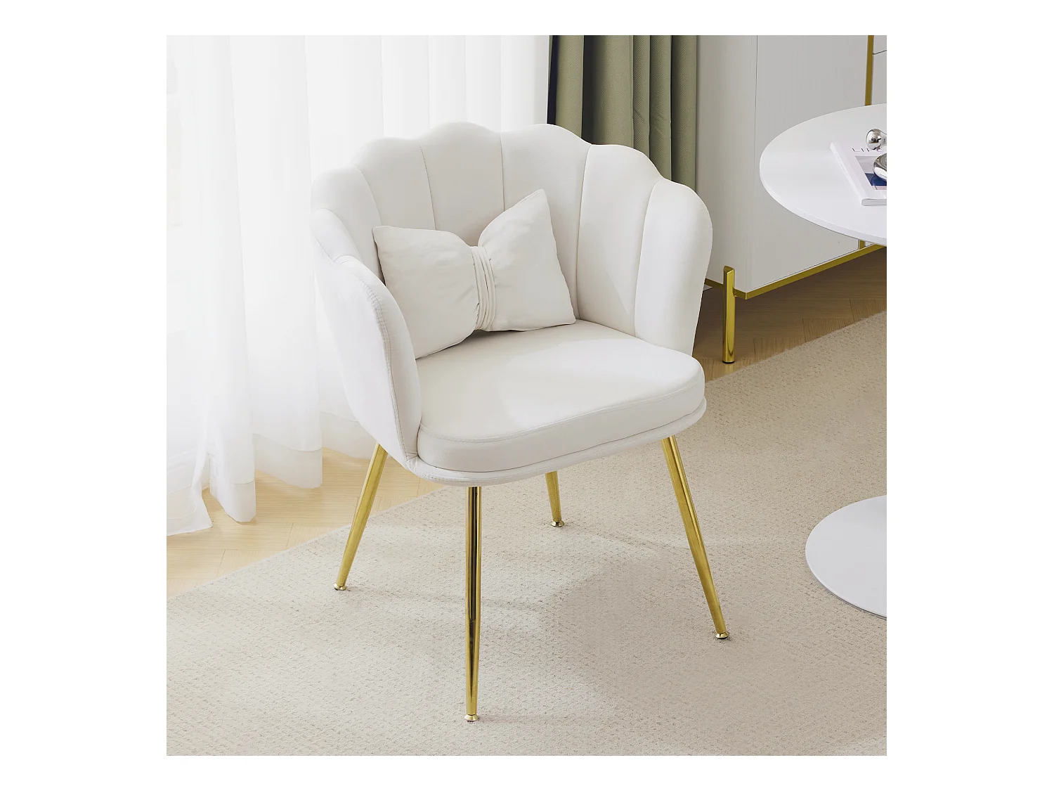 Chaise à manger en velours rembourré avec coussin et pieds en métal - dossier en pétales - bois - beige