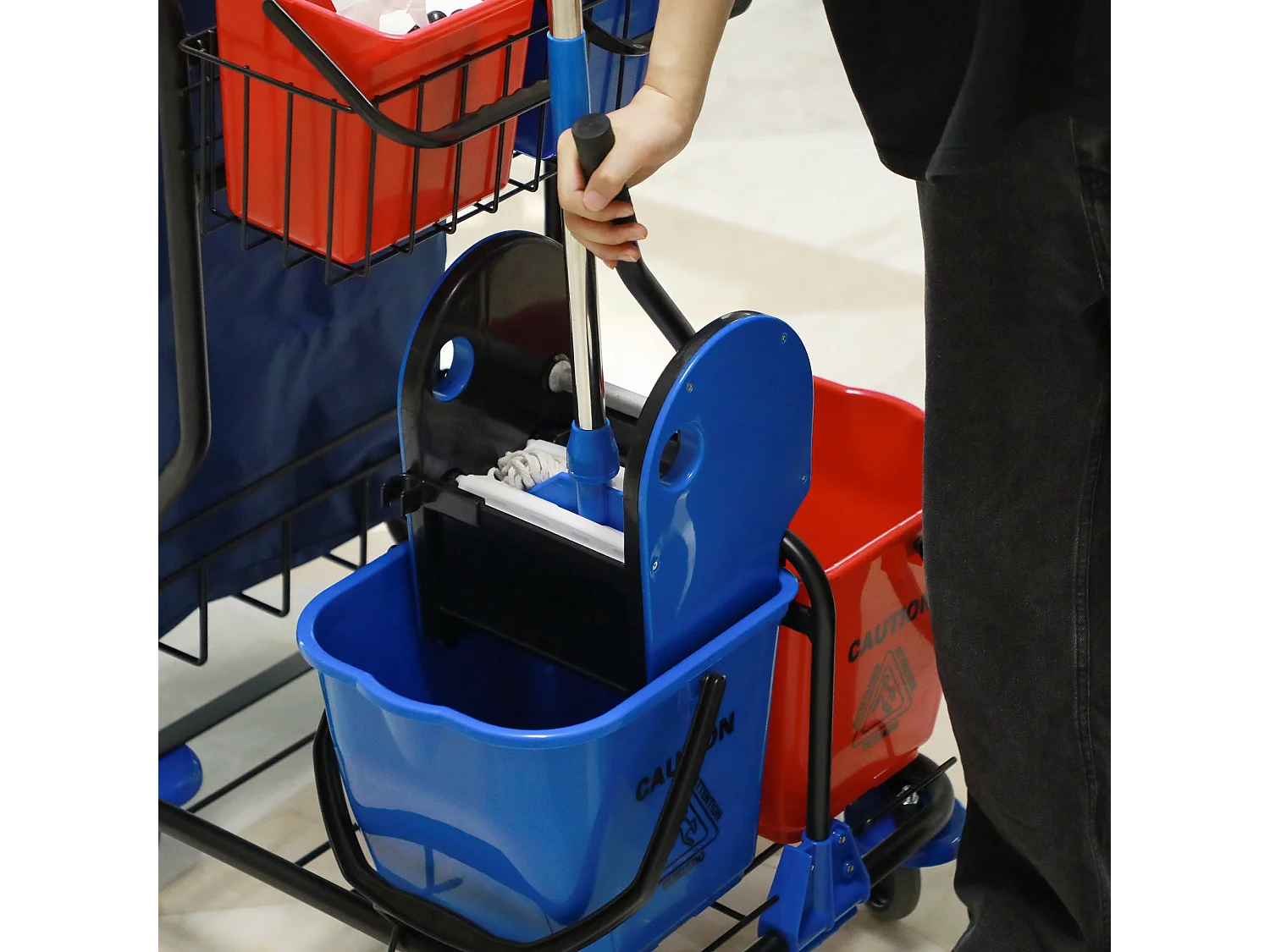 Carrello pulizie con sacco immondizia, 4 secchi e strizzatore mocio