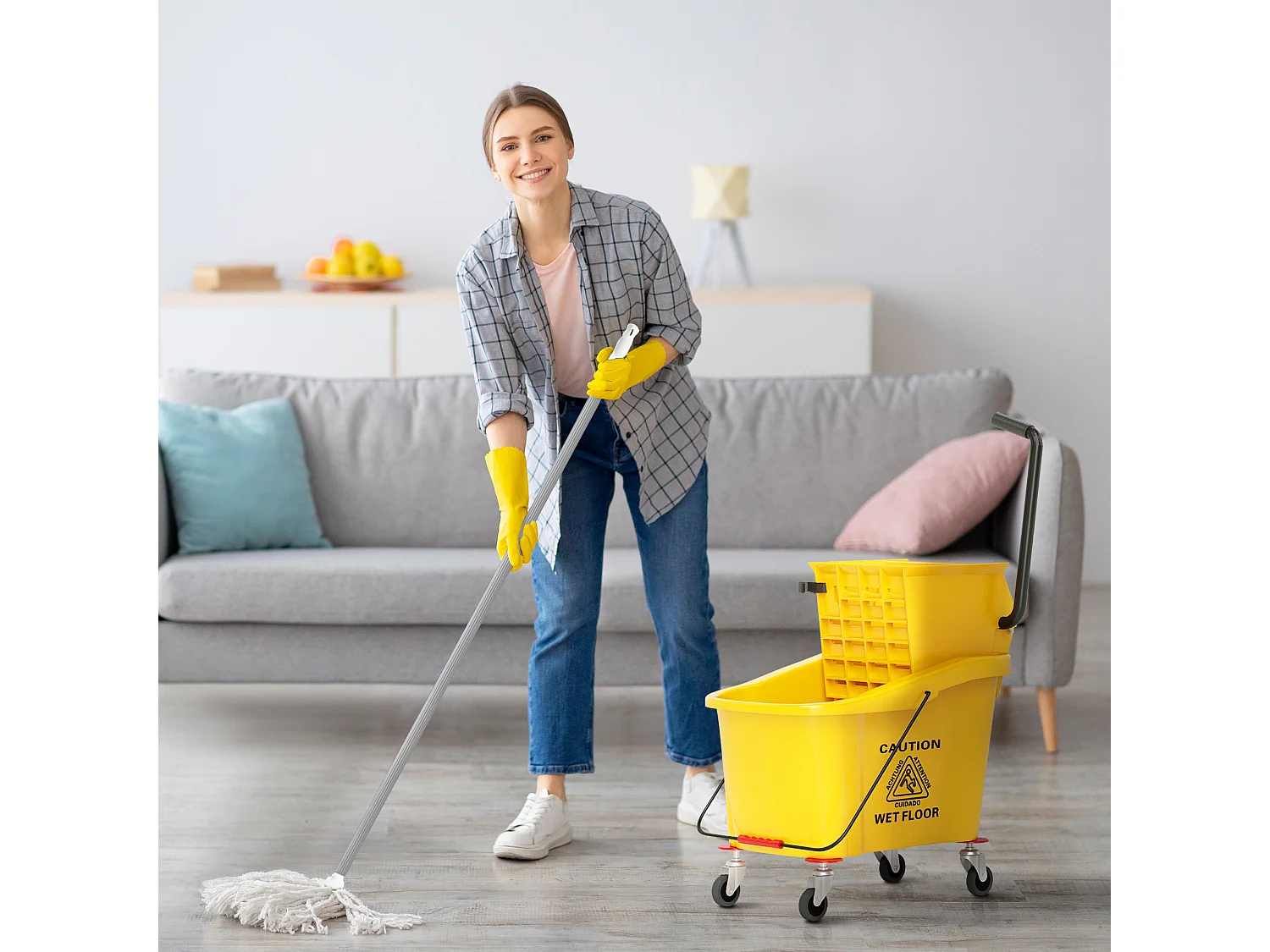 Secchio lavapavimenti 36 litri con mocio e strizzatore giallo