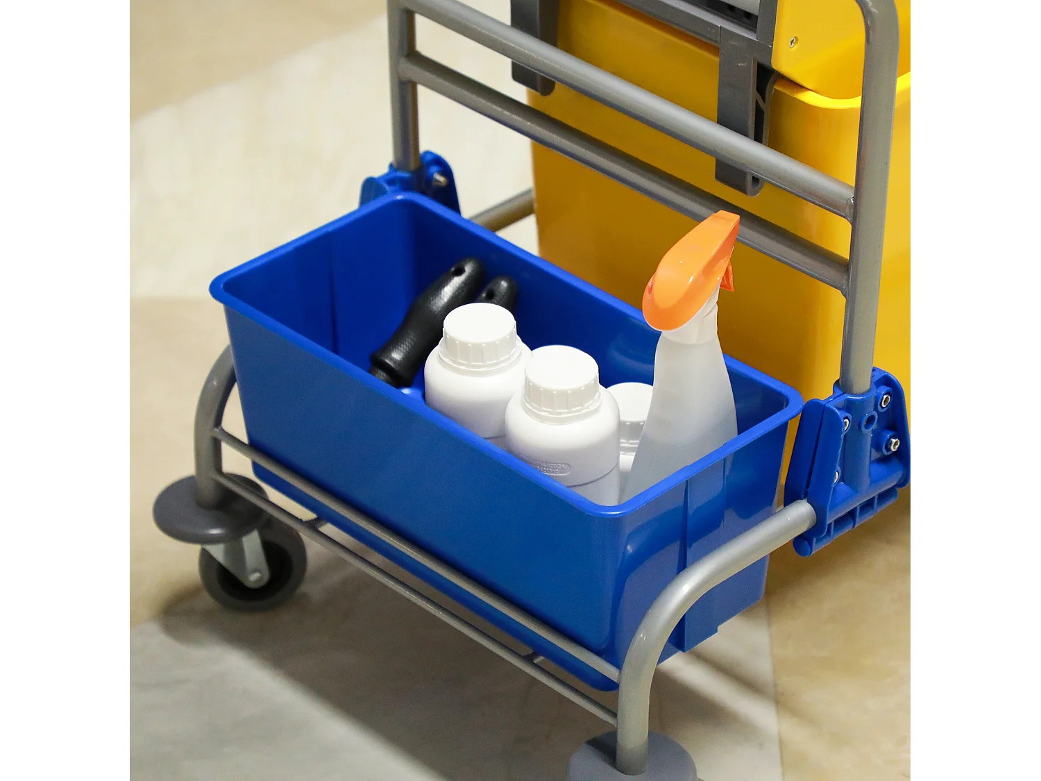 Carrello pulizie con strizzatore secchio da 25l e ripiano in plastica