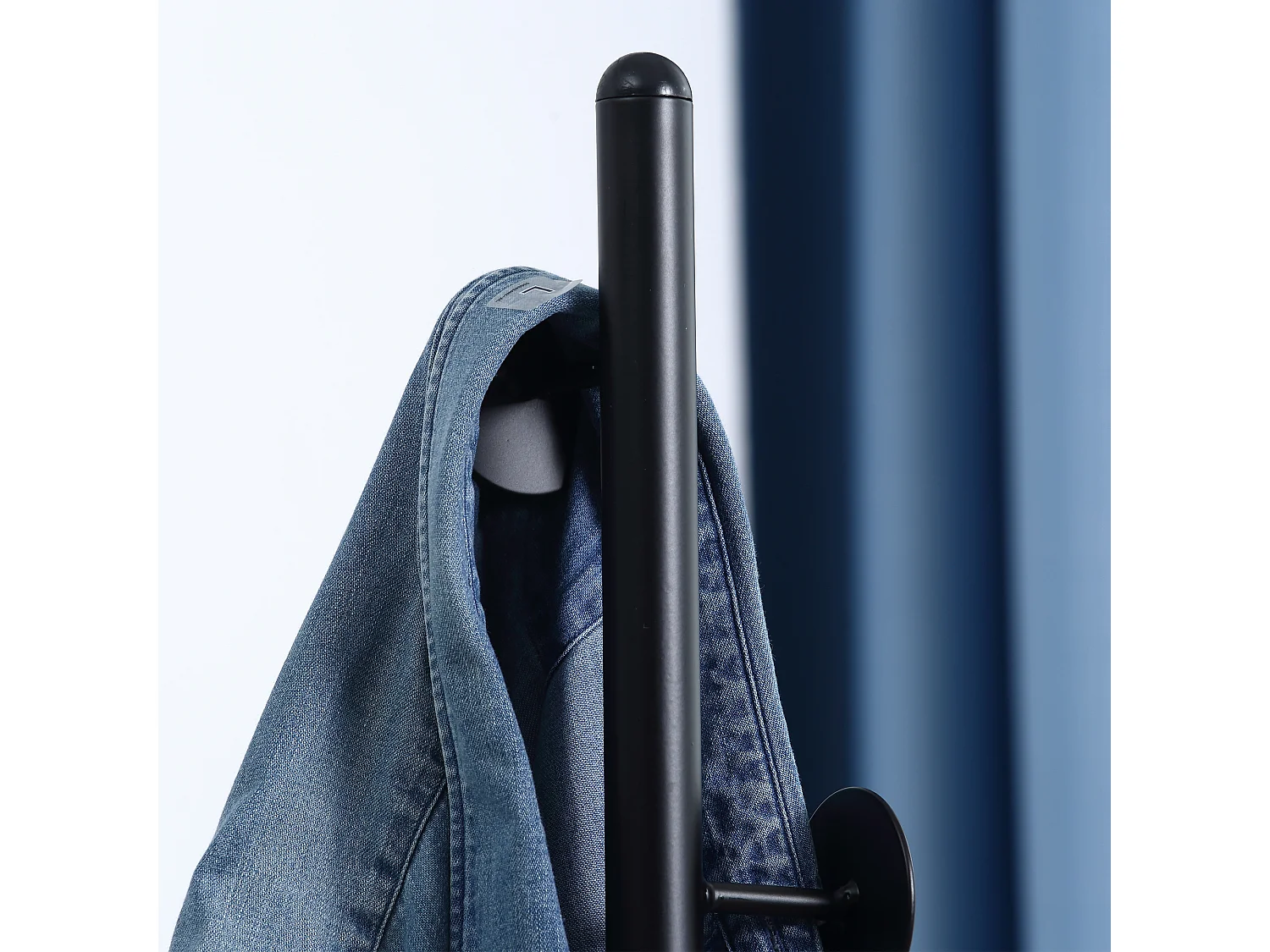 Appendiabiti da terra 8 ganci in acciaio base in marmo nero