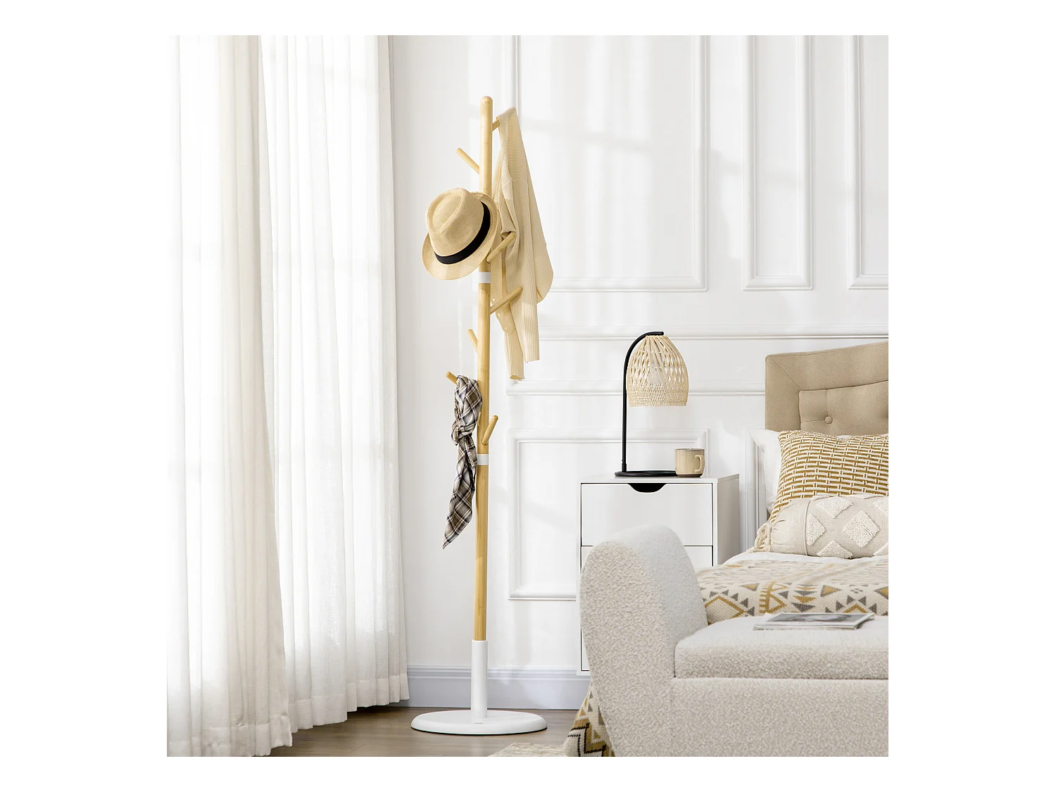 Appendiabiti da terra a 8 ganci con base rotonda, color legno e bianco