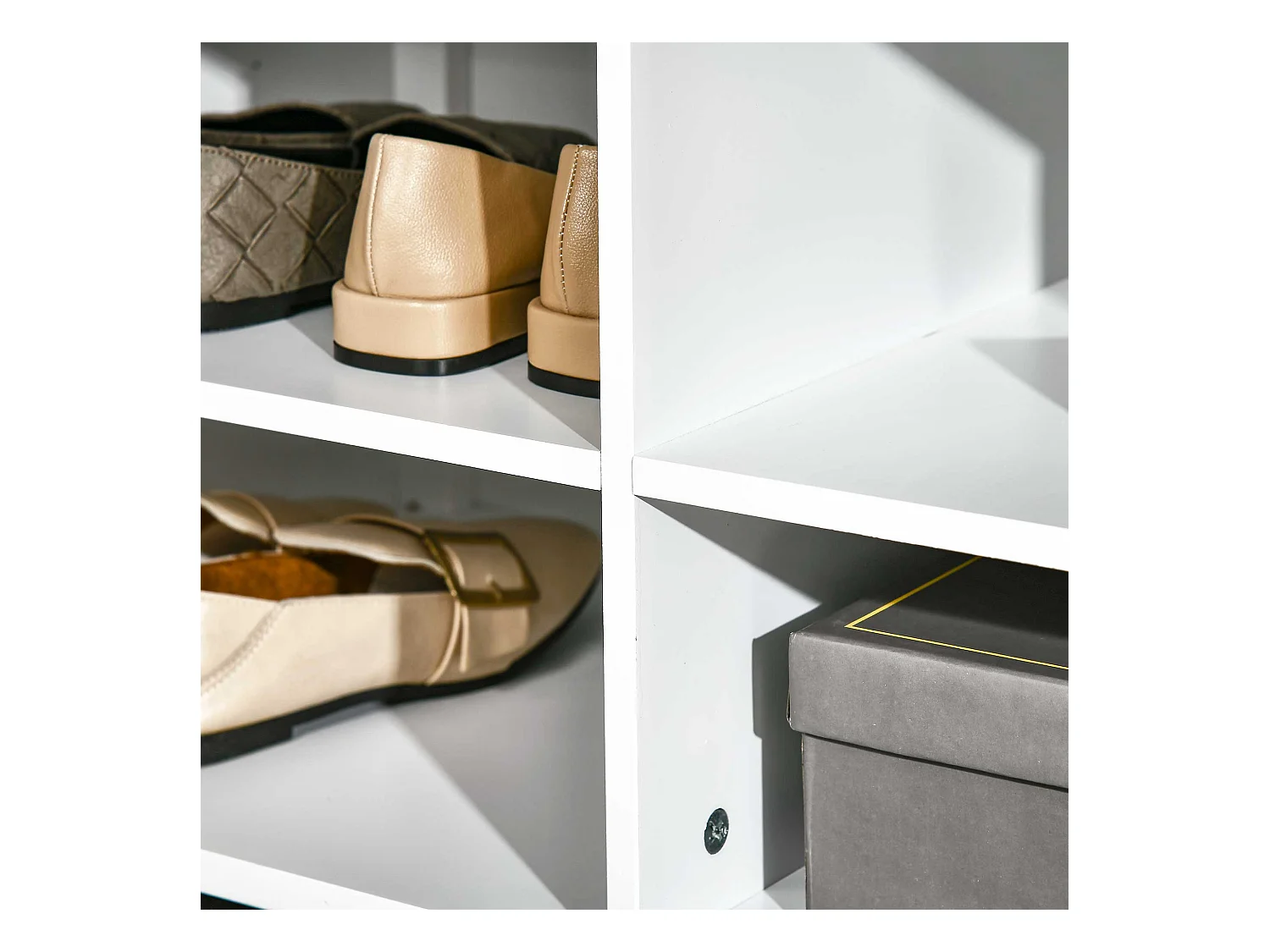 Appendiabiti attaccapanni con specchio e scarpiera in legno bianco