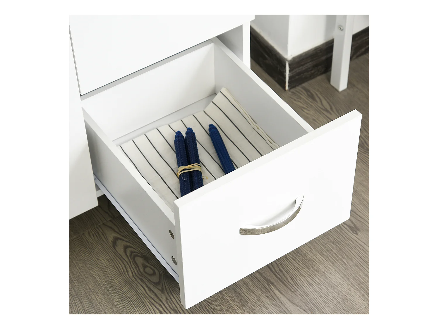 Credenza cucina moderna con cassetti armadietti e ripiani in legno