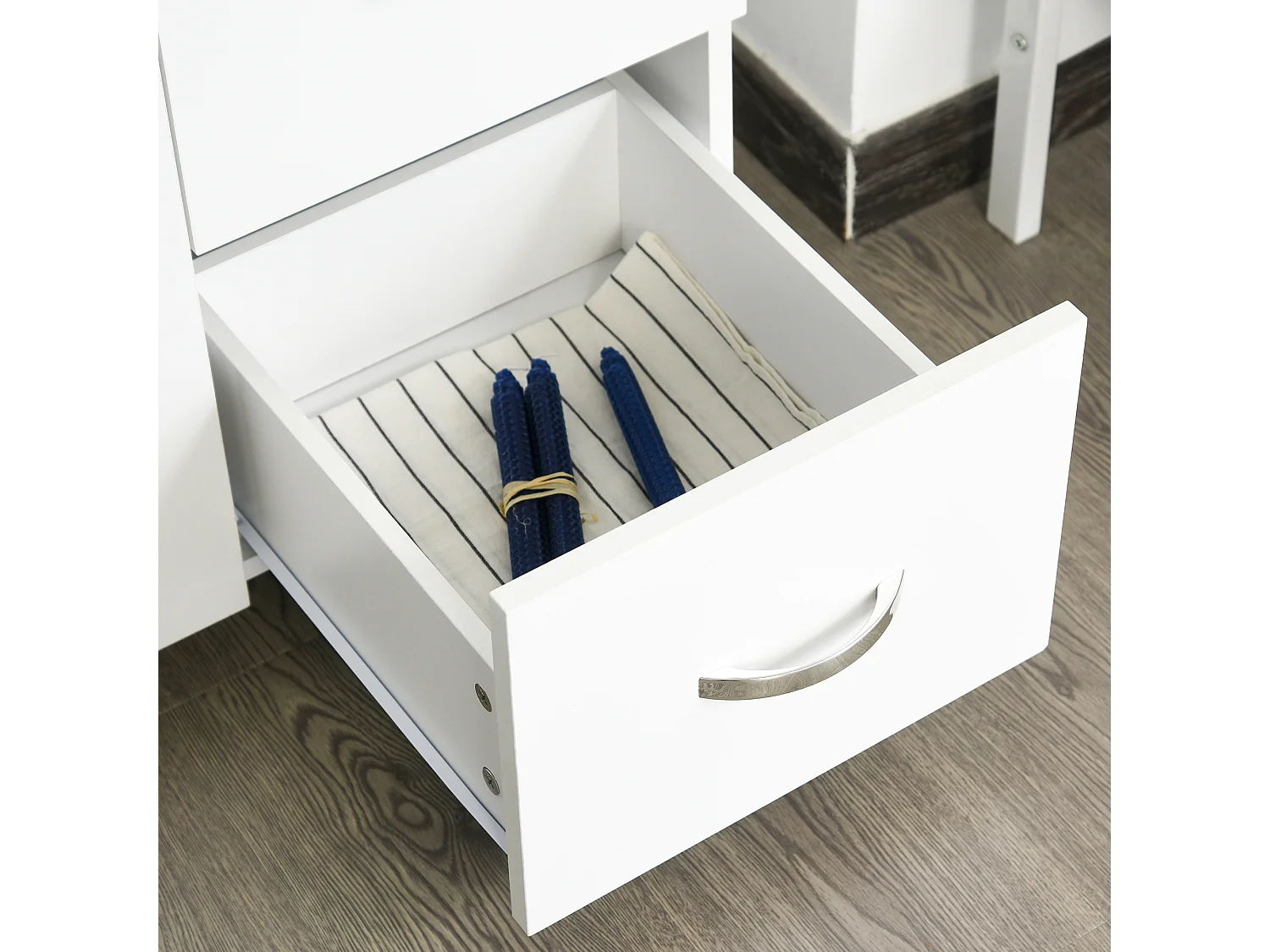 Credenza cucina moderna con cassetti armadietti e ripiani in legno