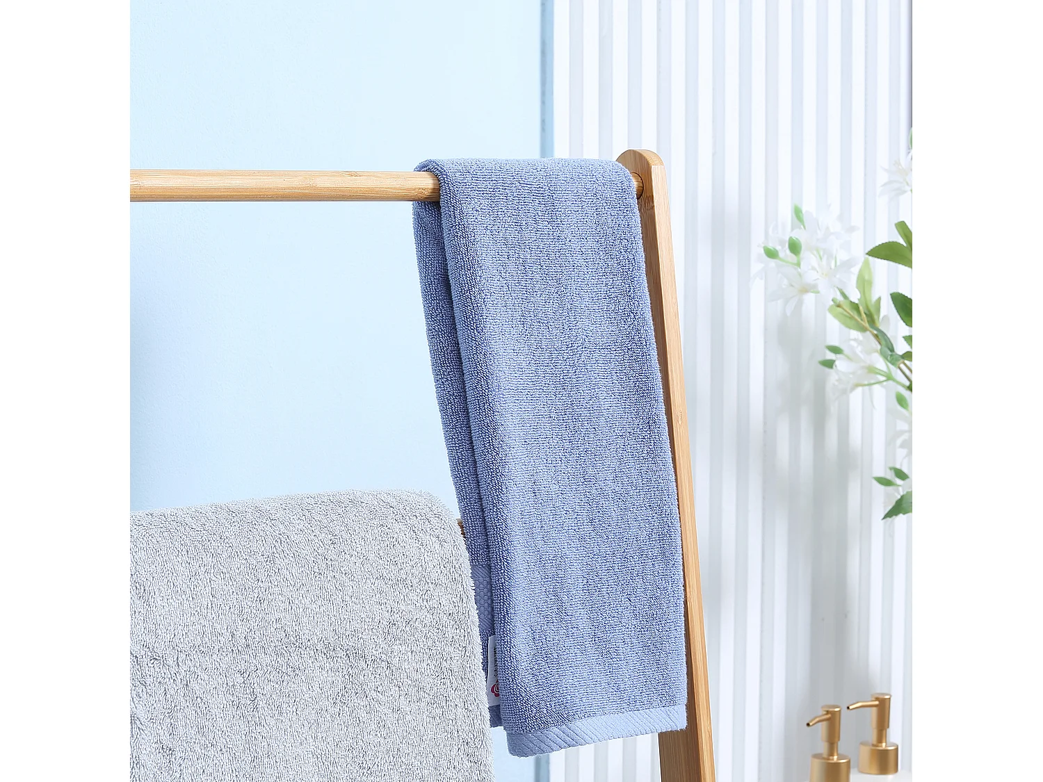 Portasciugamani bagno pieghevole con 3 barre e 3 ripiani in legno