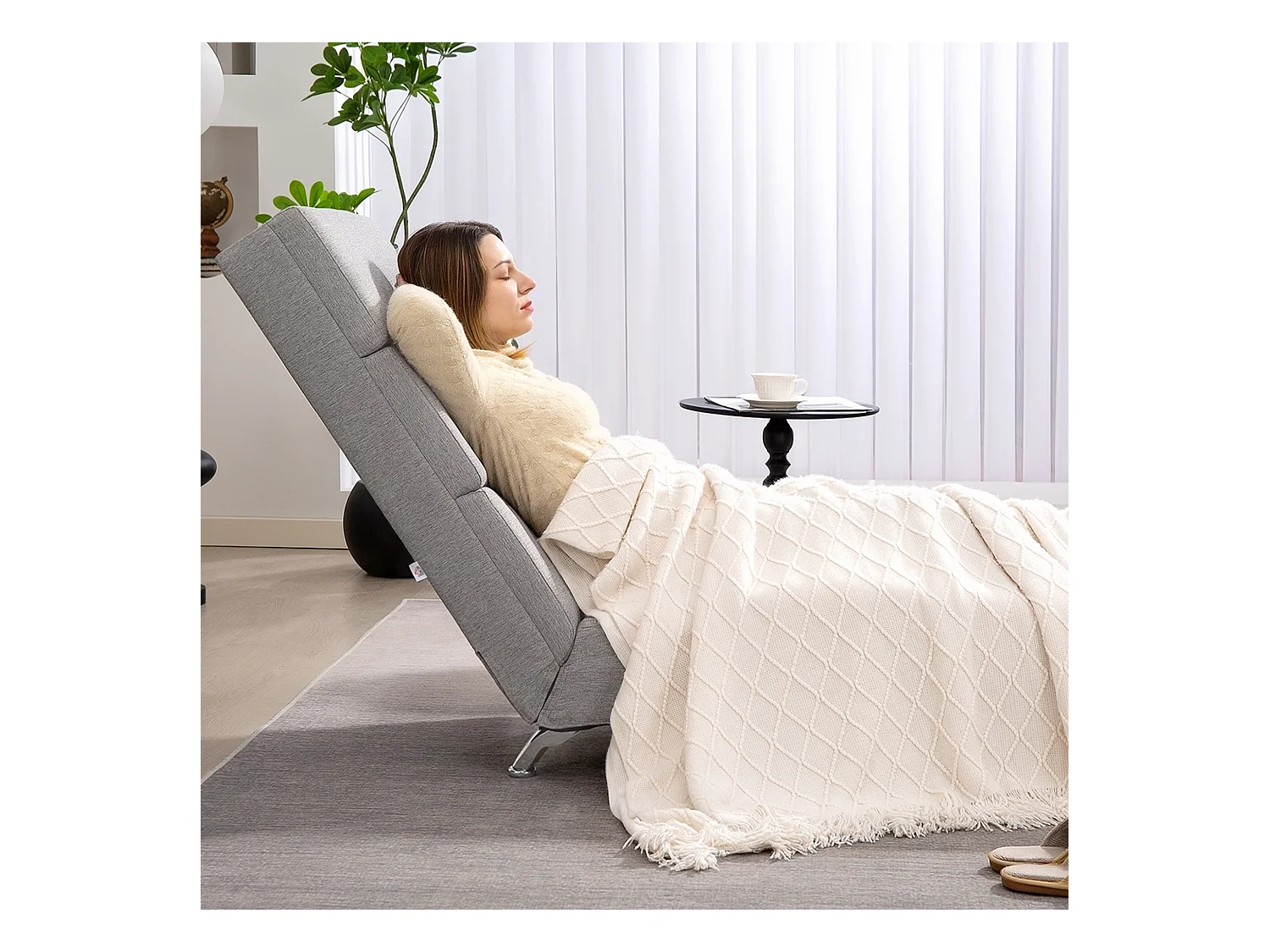 Chaise longue reclinabile con schienale alto in tessuto grigio