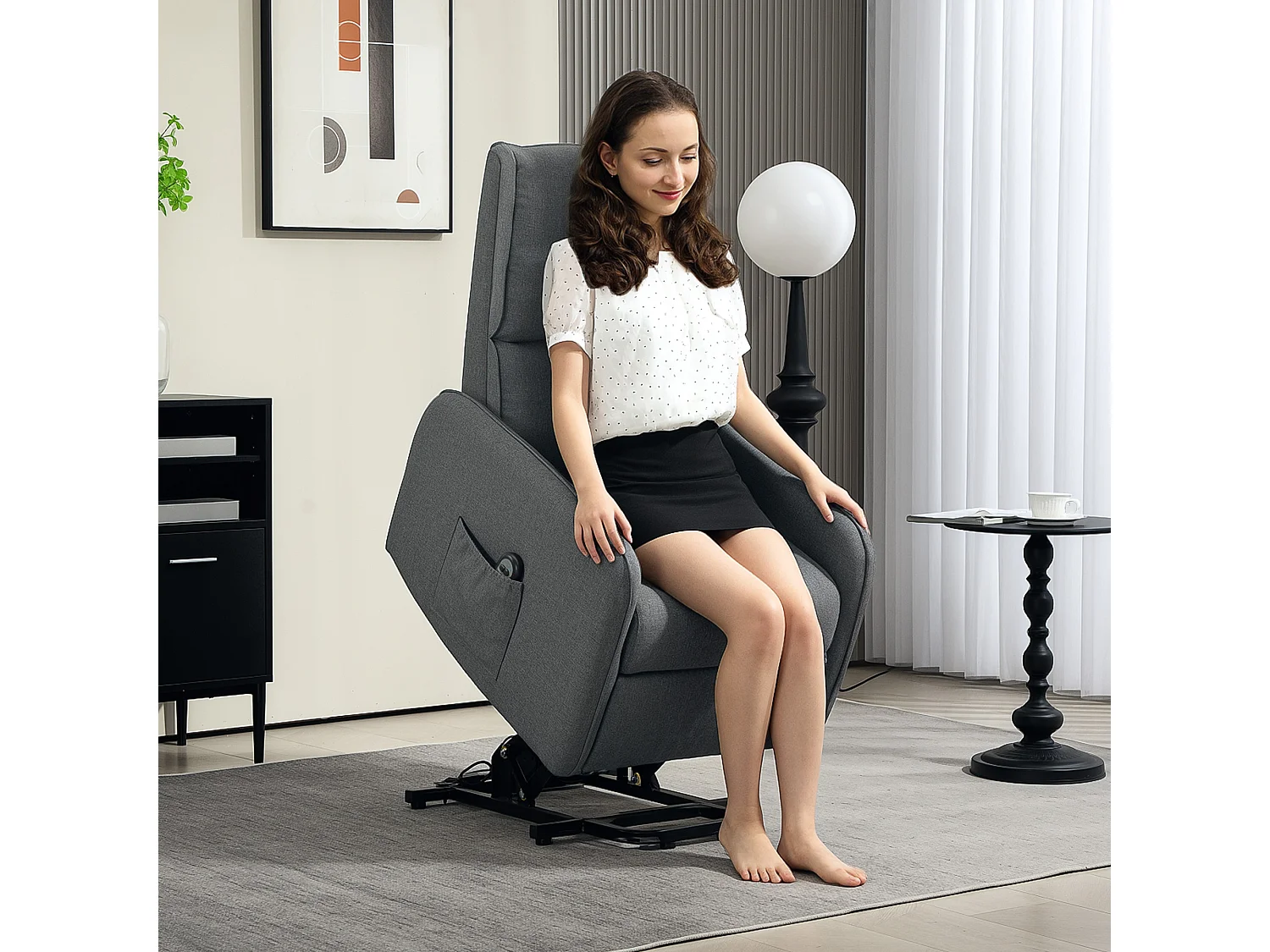 Poltrona alzapersona elettrica e reclinabile con telecomando grigio