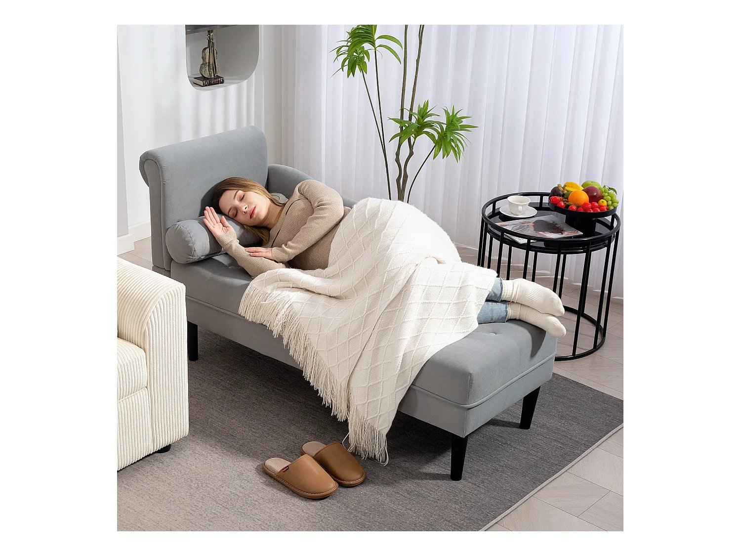 Chaise longue con rivestimento trapuntato effetto velluto grigio