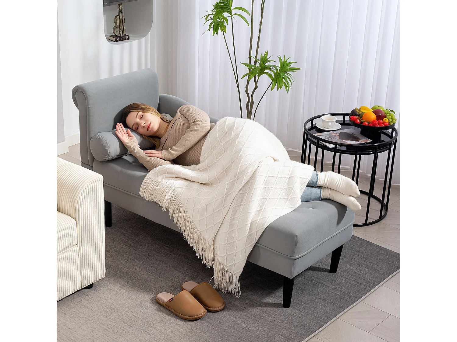 Chaise longue con rivestimento trapuntato effetto velluto grigio