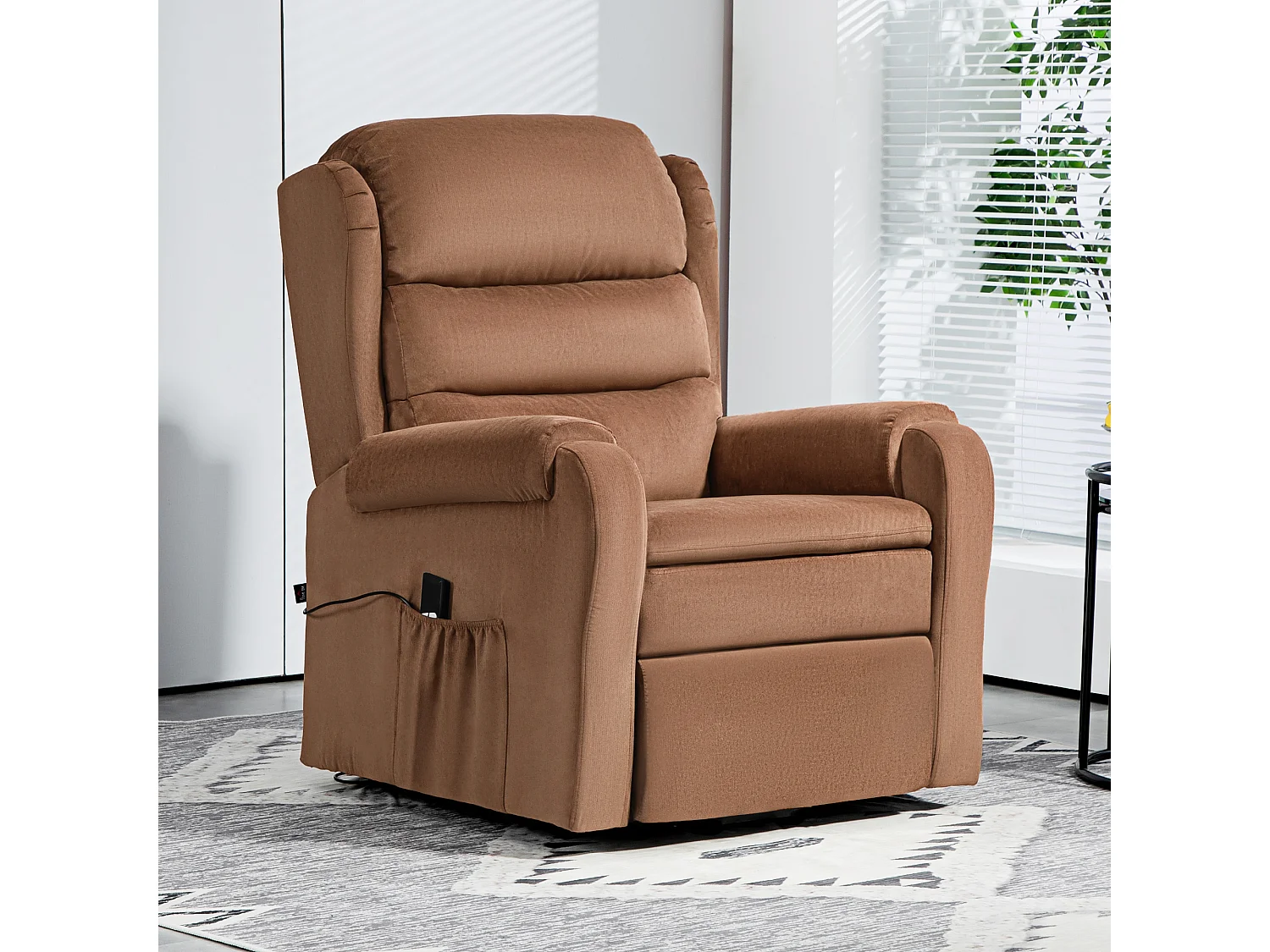 Poltrona alzapersona reclinabile a 160° con poggiapiedi marrone scuro