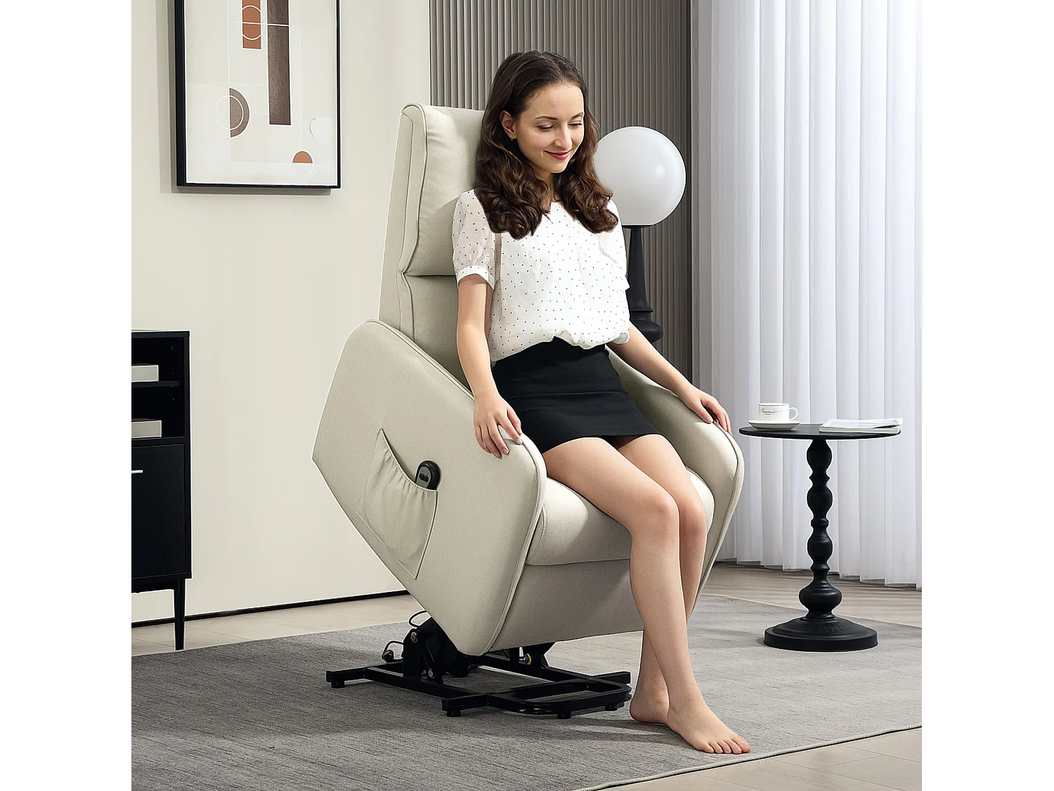 Poltrona alzapersona elettrica e reclinabile con telecomando beige