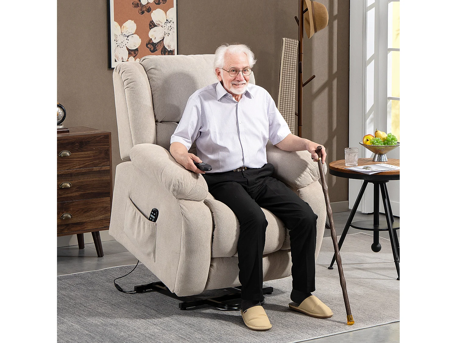 Poltrona alzapersona e reclinabile con 2 tasche e telecomando beige