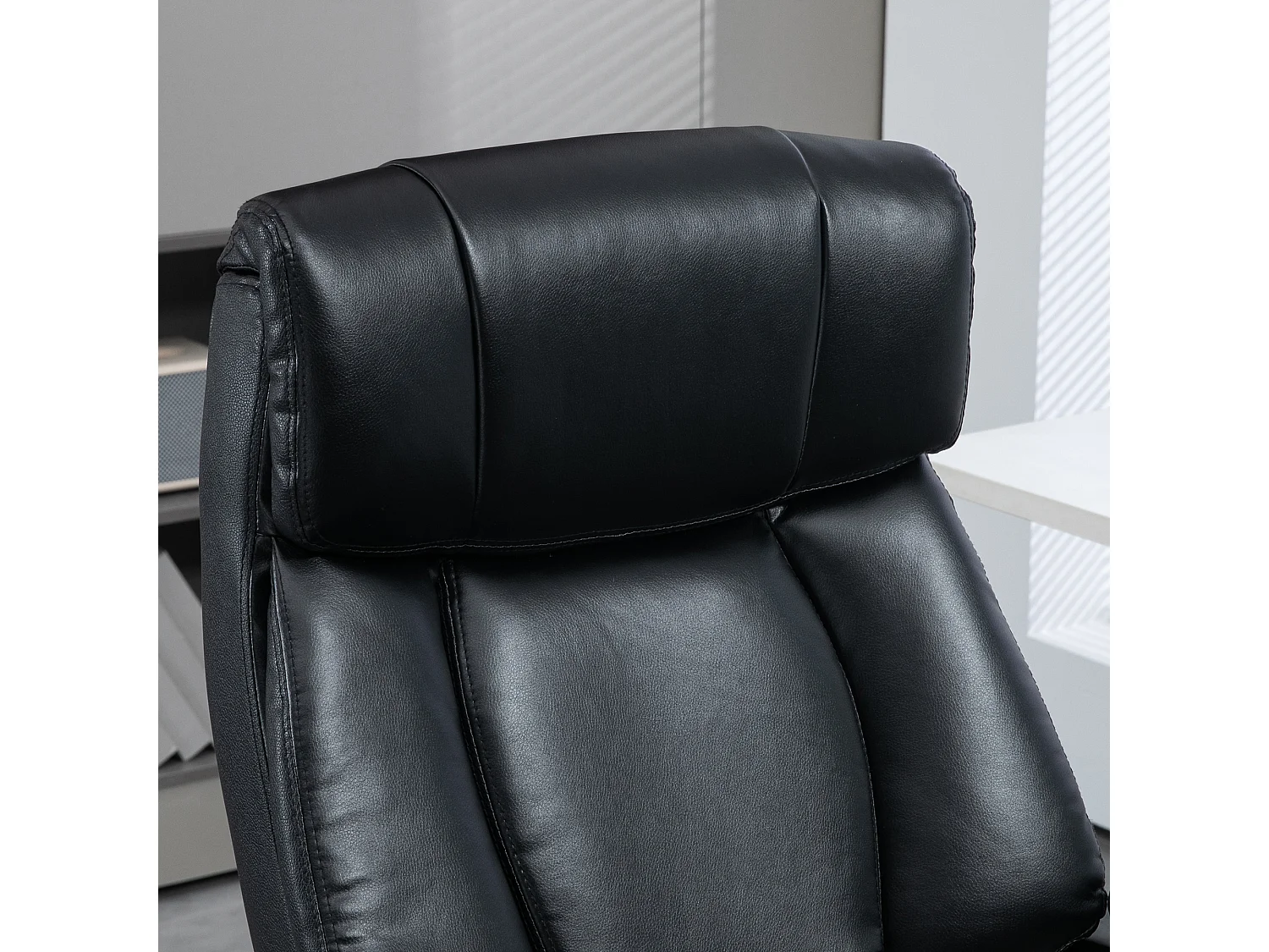 Poltrona da ufficio massaggiante e riscaldata con 8 programmi nera