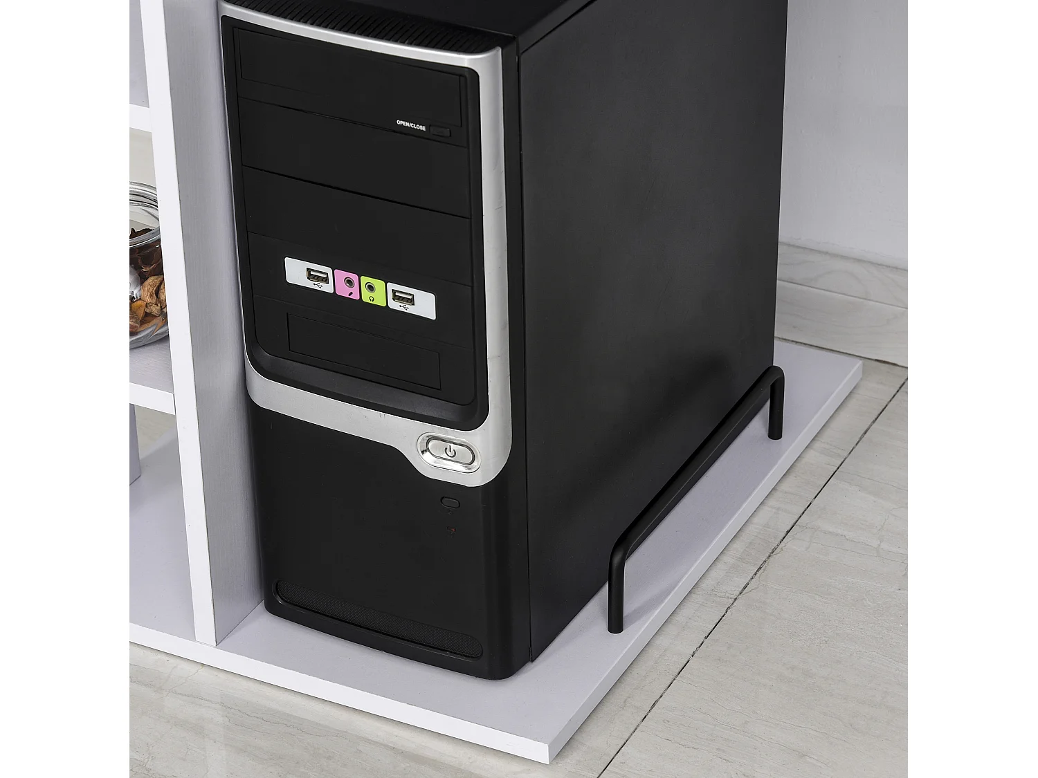 Scrivania per pc ergonomica con mensole in mdf bianca