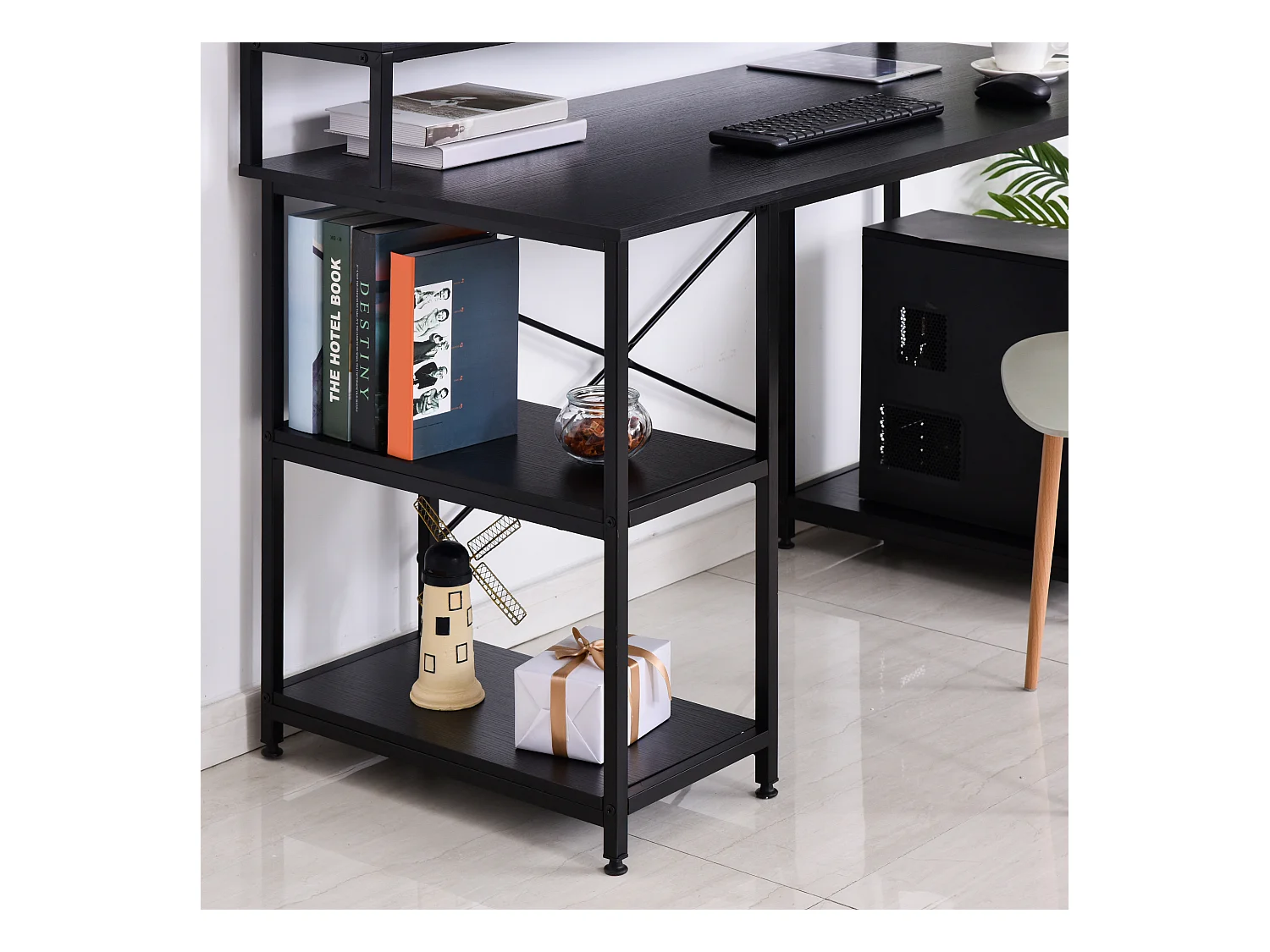 Scrivania computer con ripiani in pannello truciolare nera