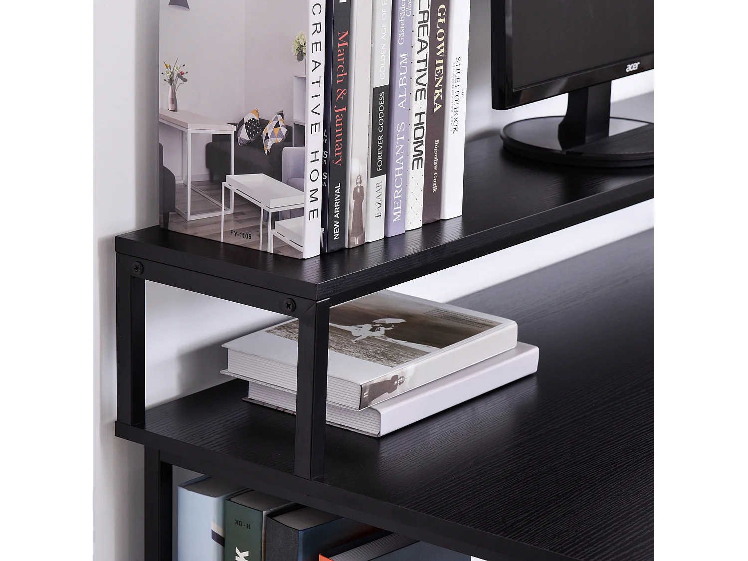 Scrivania computer con ripiani in pannello truciolare nera