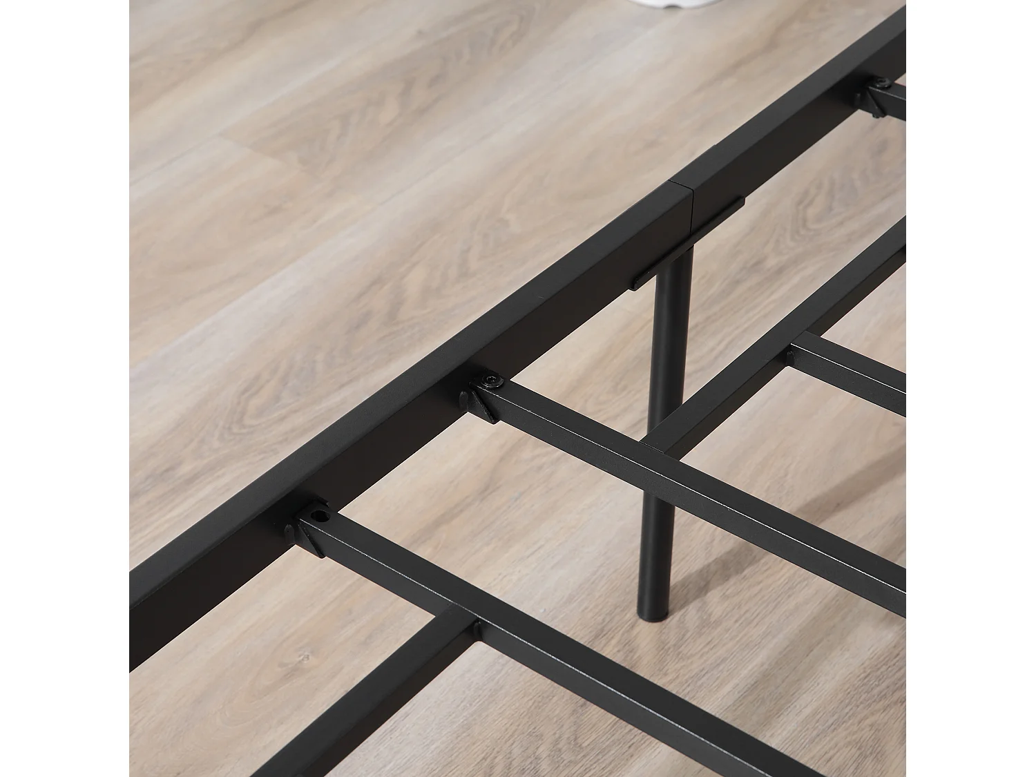 Letto matrimoniale 160x200cm con doghe e testiera acciaio