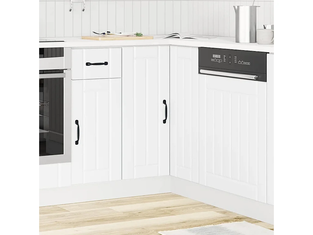 witte keukenhoekkast van bewerkt hout