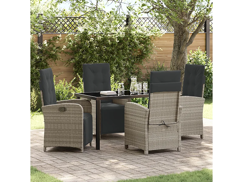 5-teiliges Gartenset mit hellgrauen Rattankissen