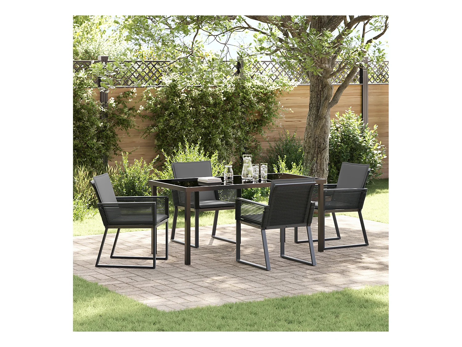 5-teiliges Garten-Essset mit schwarzen Kissen aus Polyrattan