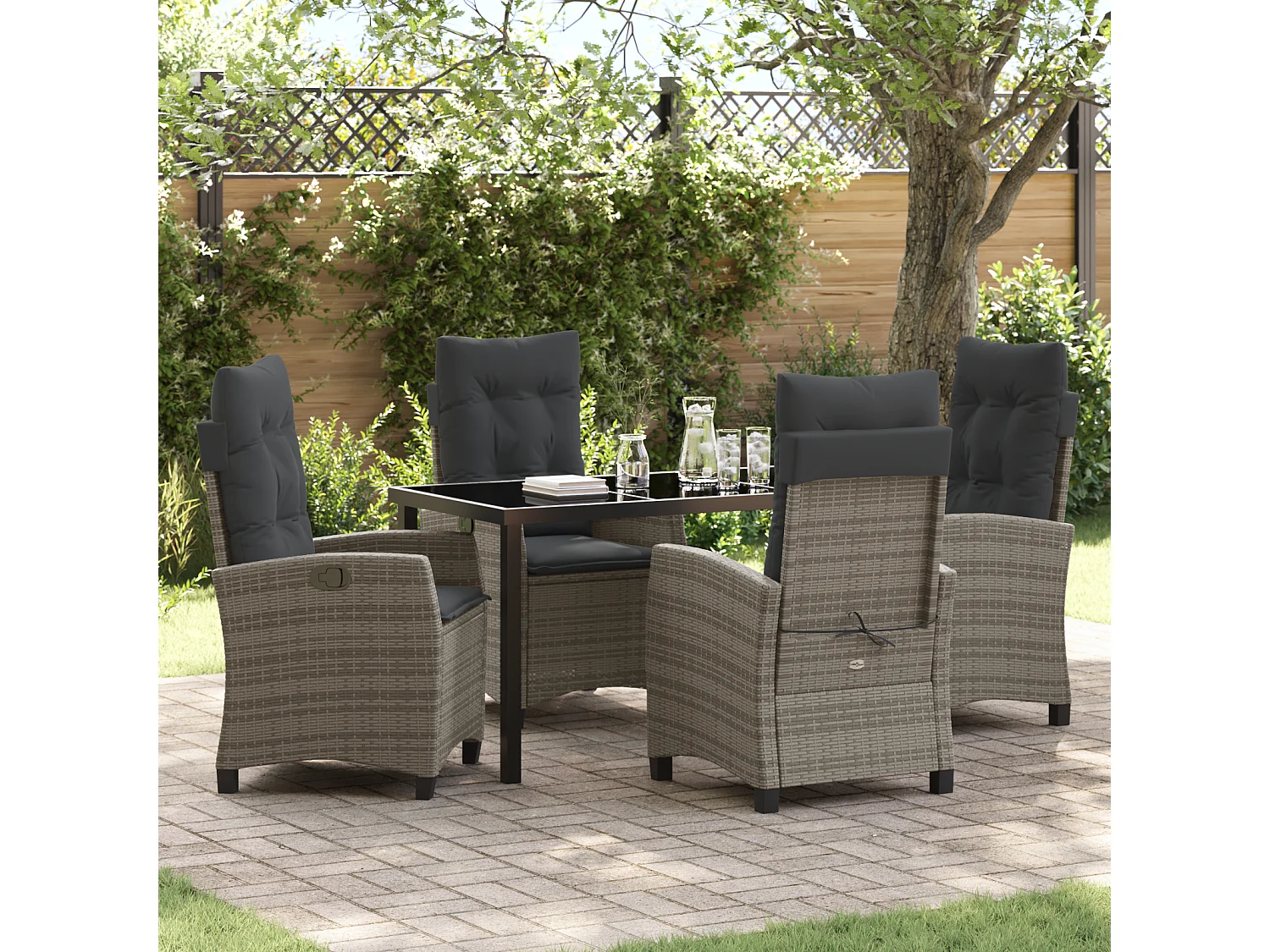 5-teiliges Garten-Essset mit grauen Polyrattan-Kissen