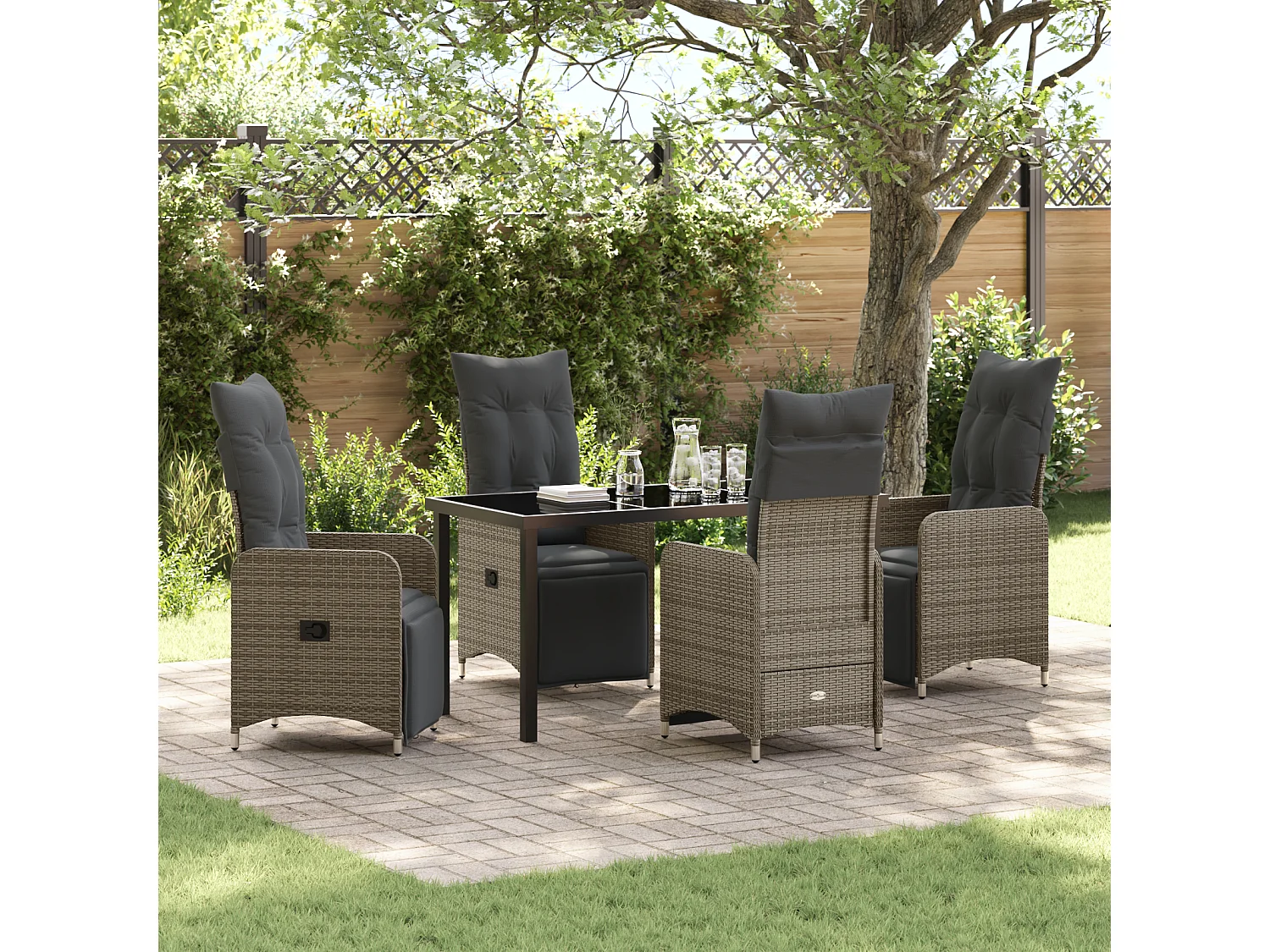 5-teiliges Garten-Essset mit grauen Polyrattan-Kissen