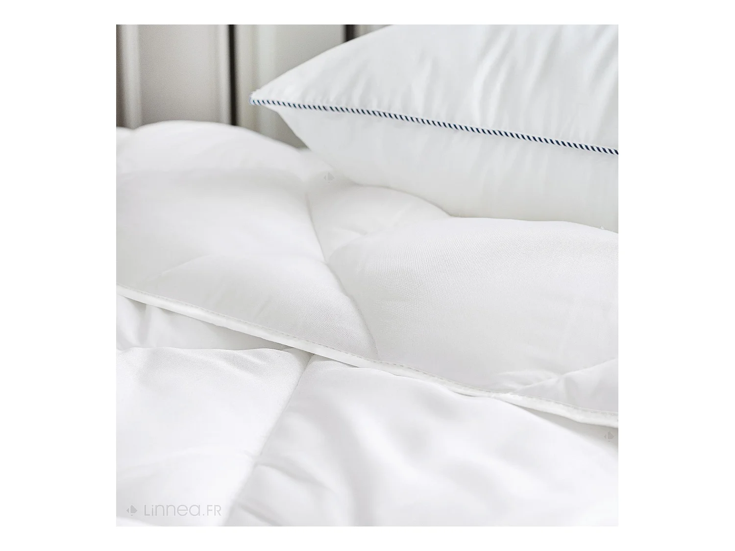 Couette hiver 140x200 cm COCOON garnissage fibre polyester 400 g/m2