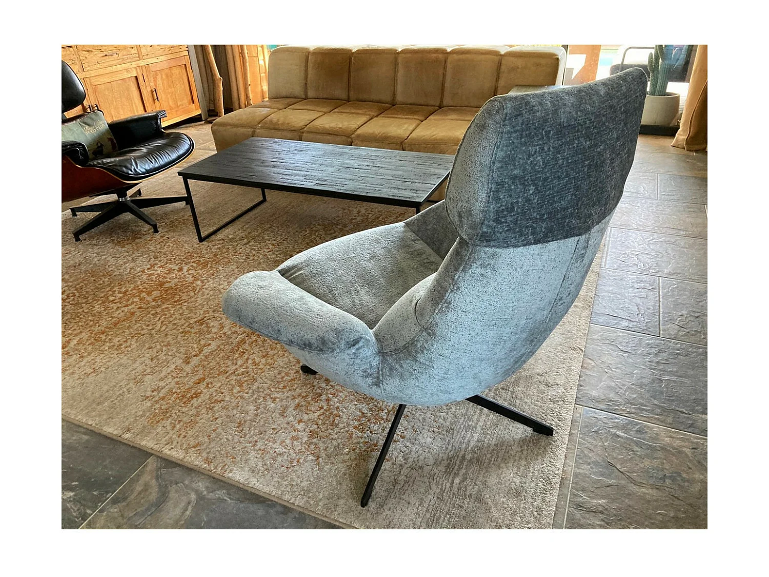 ASTI - Fauteuil rotatif en velours argenté