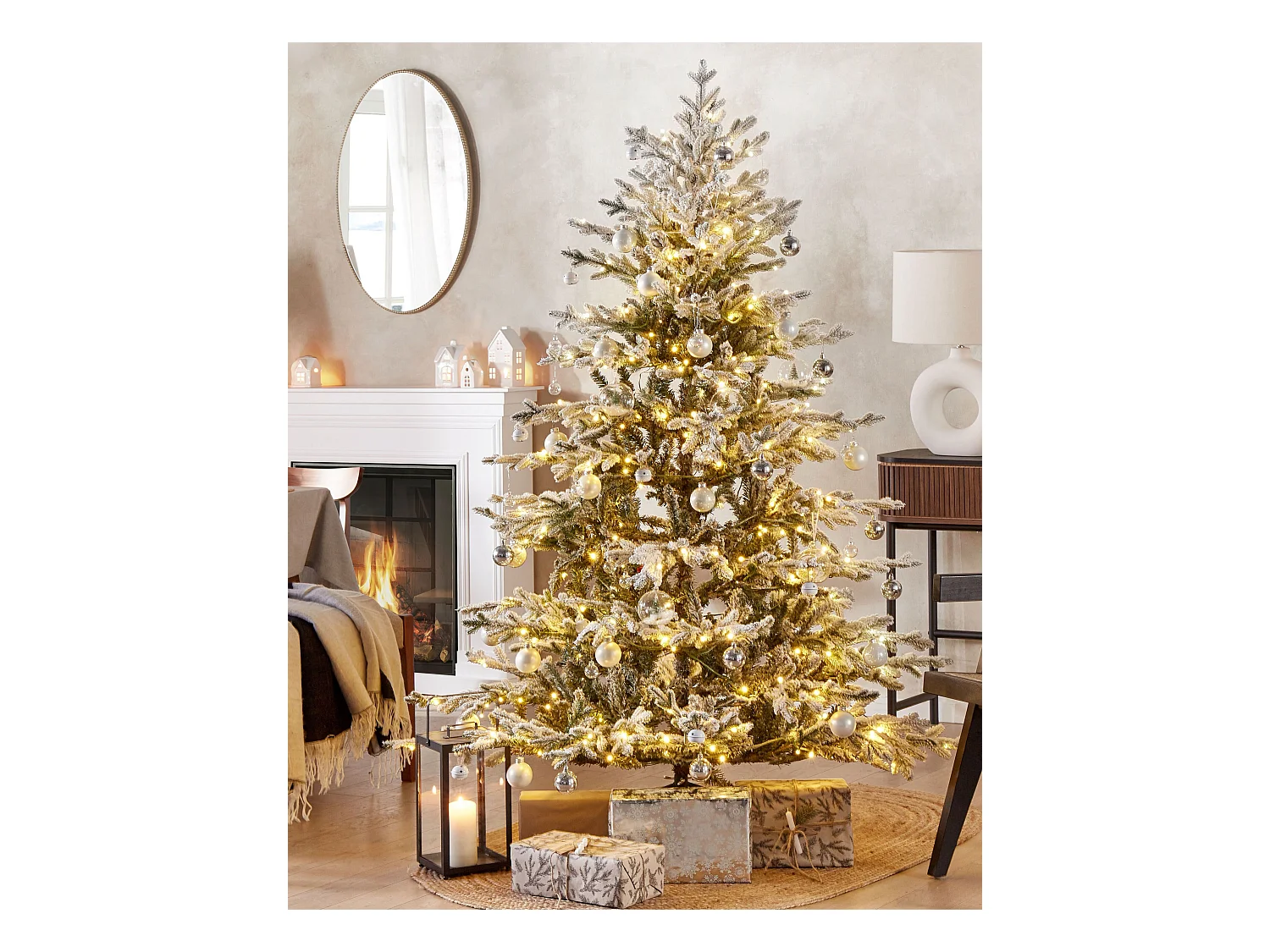 Künstlicher Weihnachtsbaum grün/weiß 180 cm mit LED Lichtern Kunstschnee Brisco