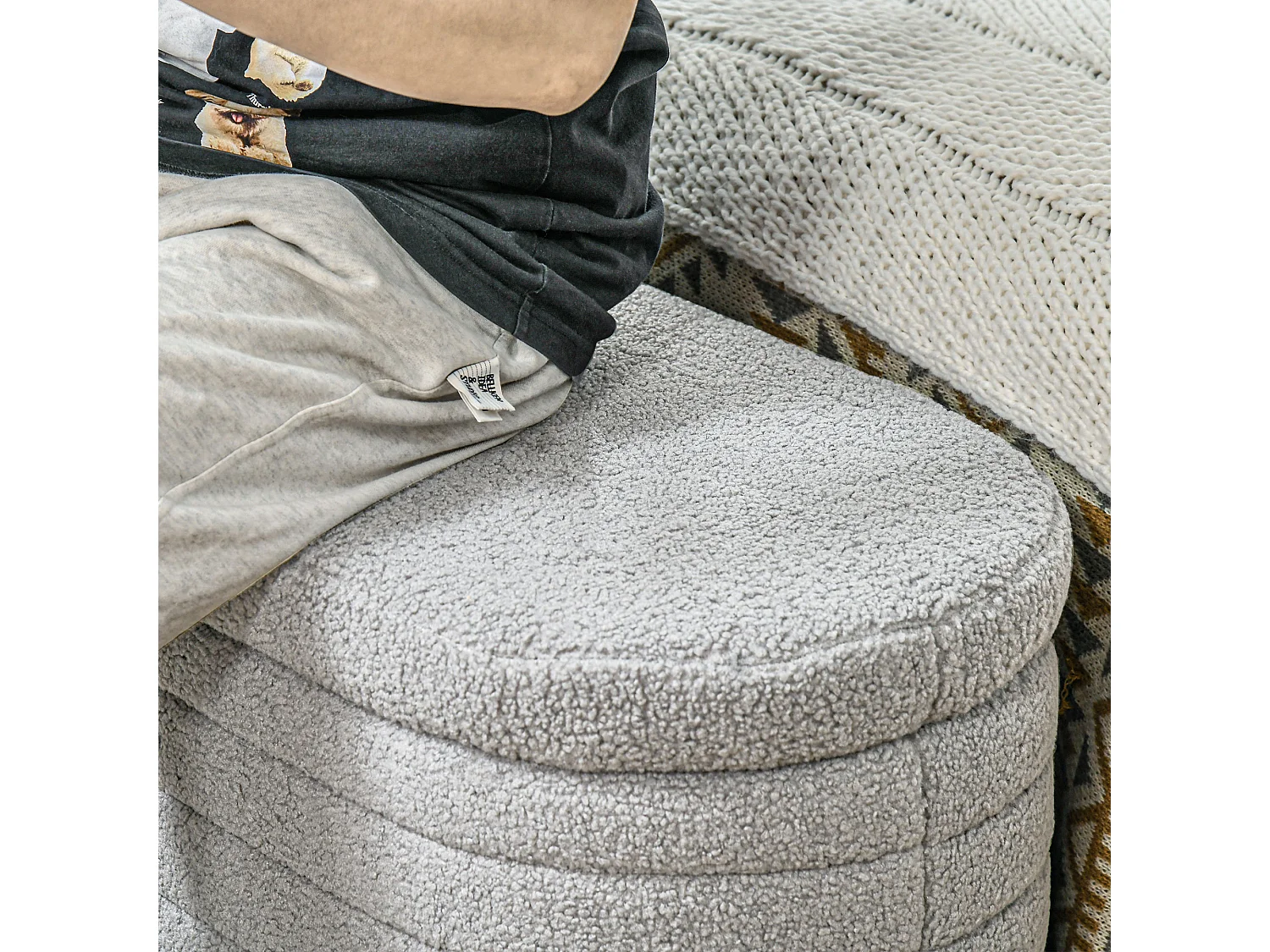 Banco de dormitorio con almacenaje, patas de madera, tela de peluche gris claro (116x41x40,5cm)