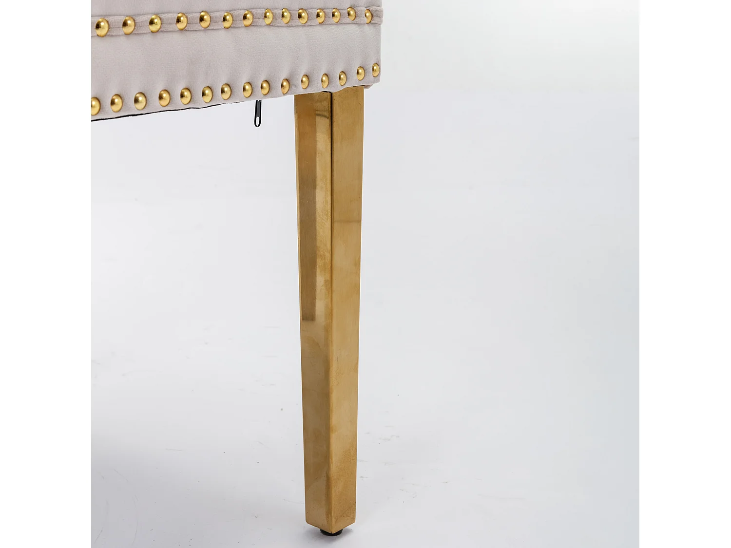 Moderne eetkamerstoel, beige fluweel, gouden roestvrijstalen poten, decoratieve nagels, set van 2 (65x50x95 cm)