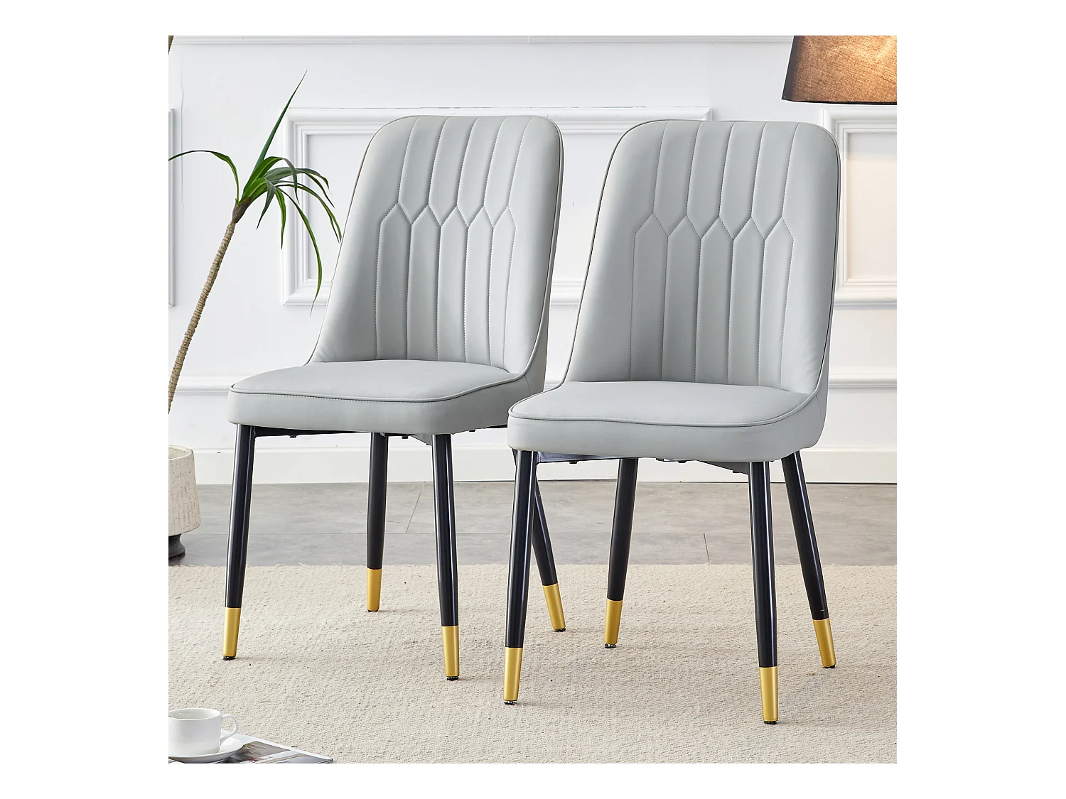 Sedia da pranzo moderna, PU grigio chiaro, gambe in metallo nero (55x43x89 cm)